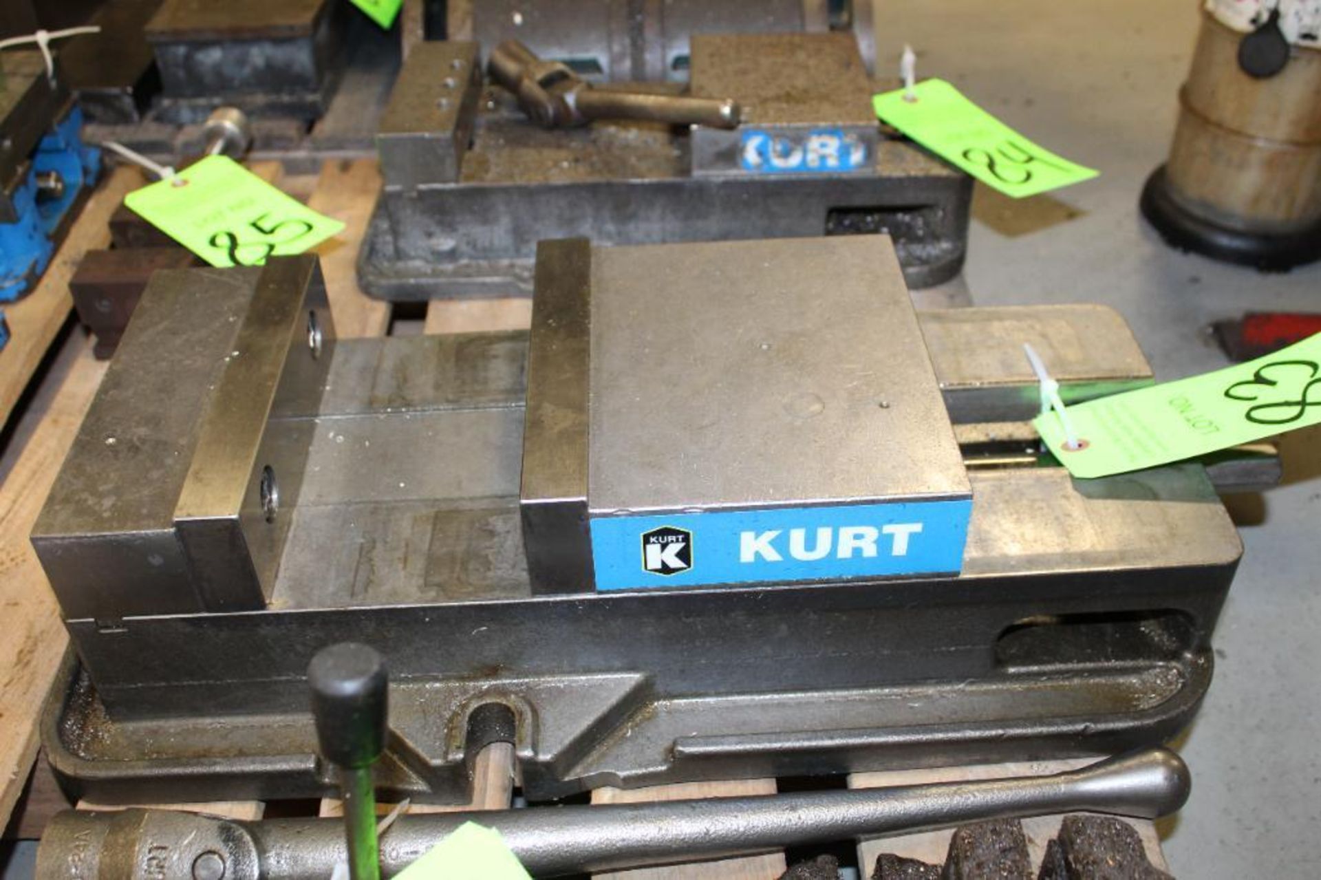 Kurt 8" Vise - Image 2 of 3