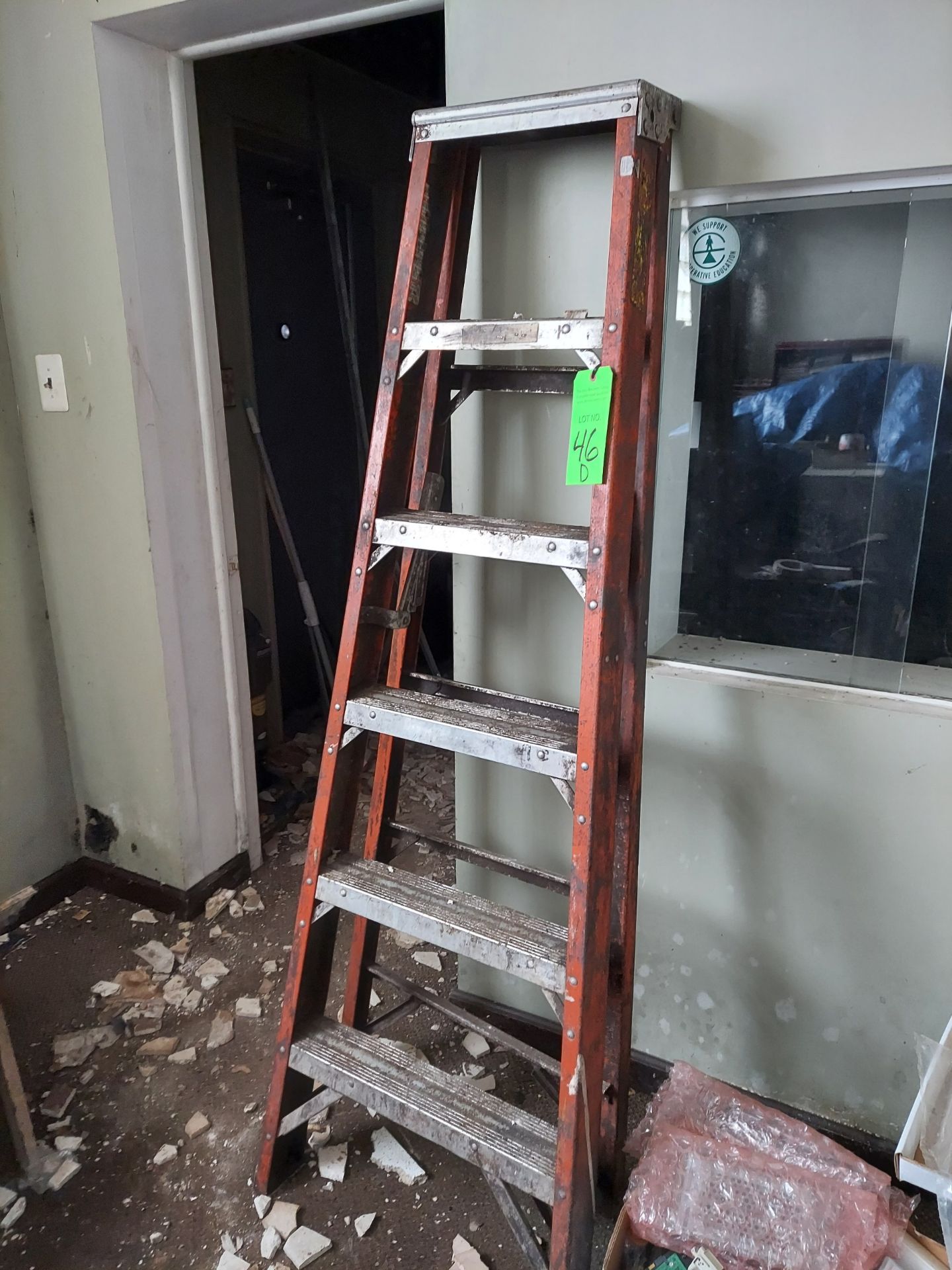 6-Foot Fiberglass Ladder