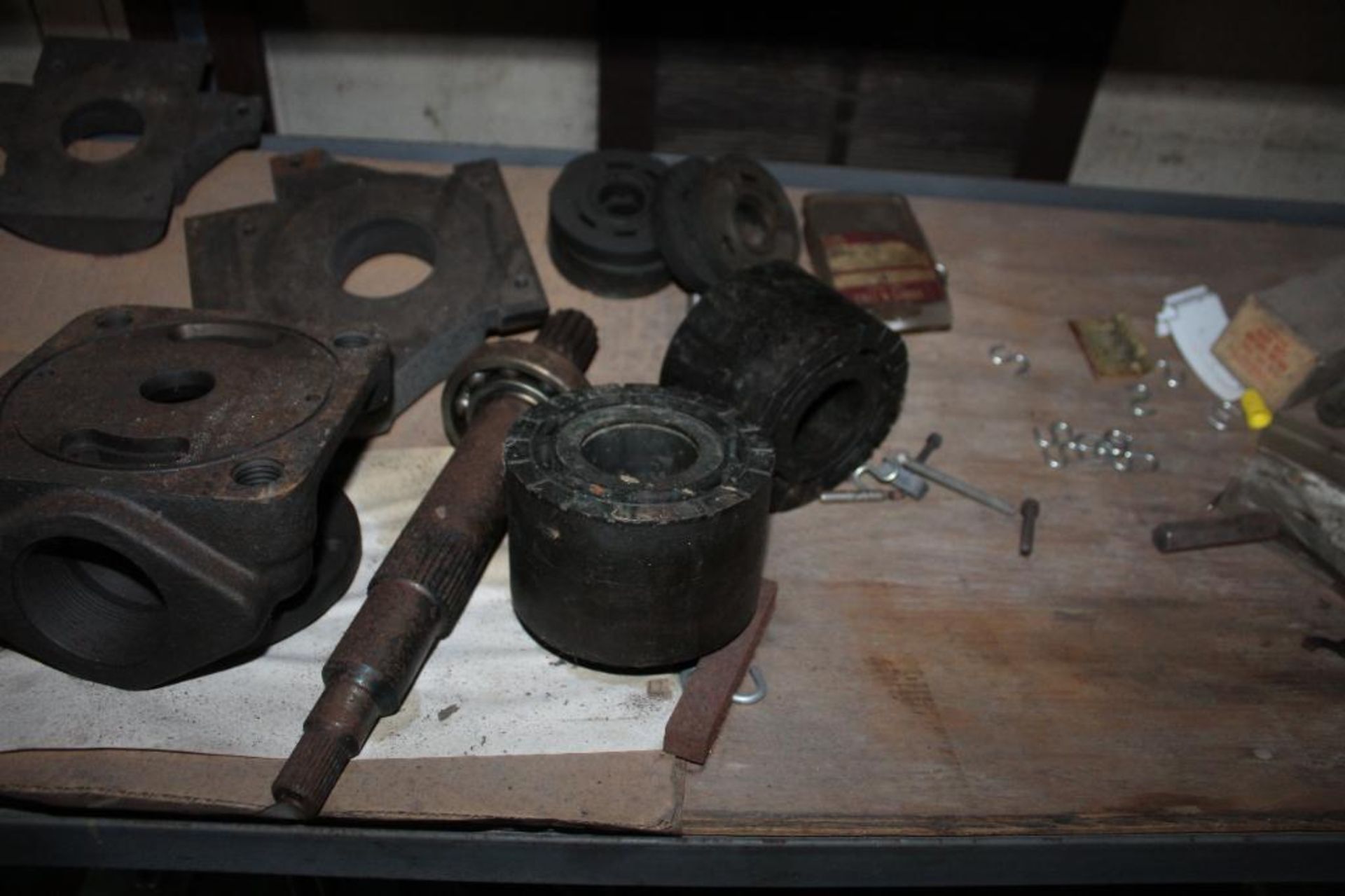 Shelving Rack with Contents - Image 11 of 22