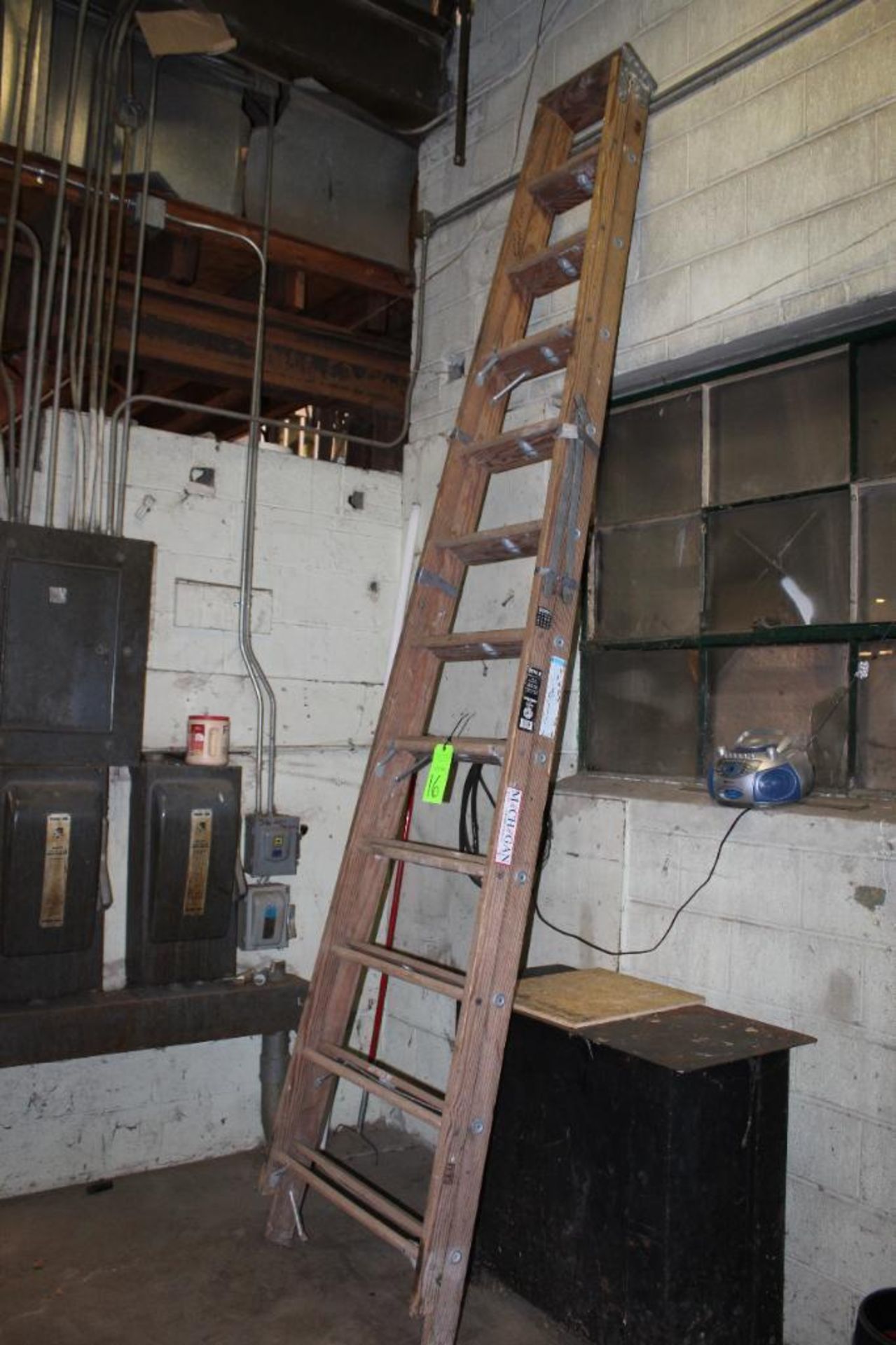 12' Wood Ladder - Image 2 of 2