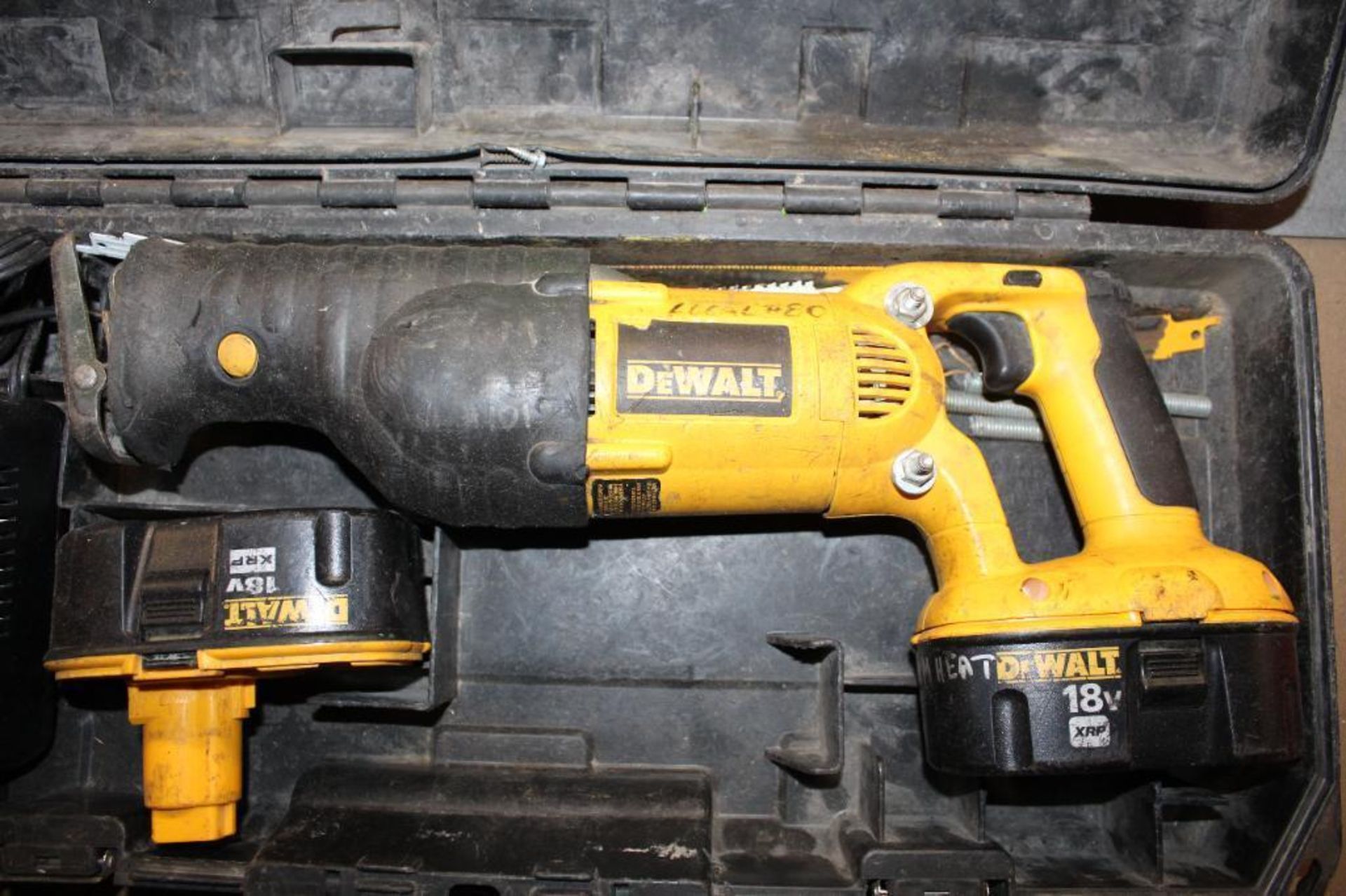 Dewalt 18v Sawzall with 1 Charger and 2 Batteries - Image 2 of 3