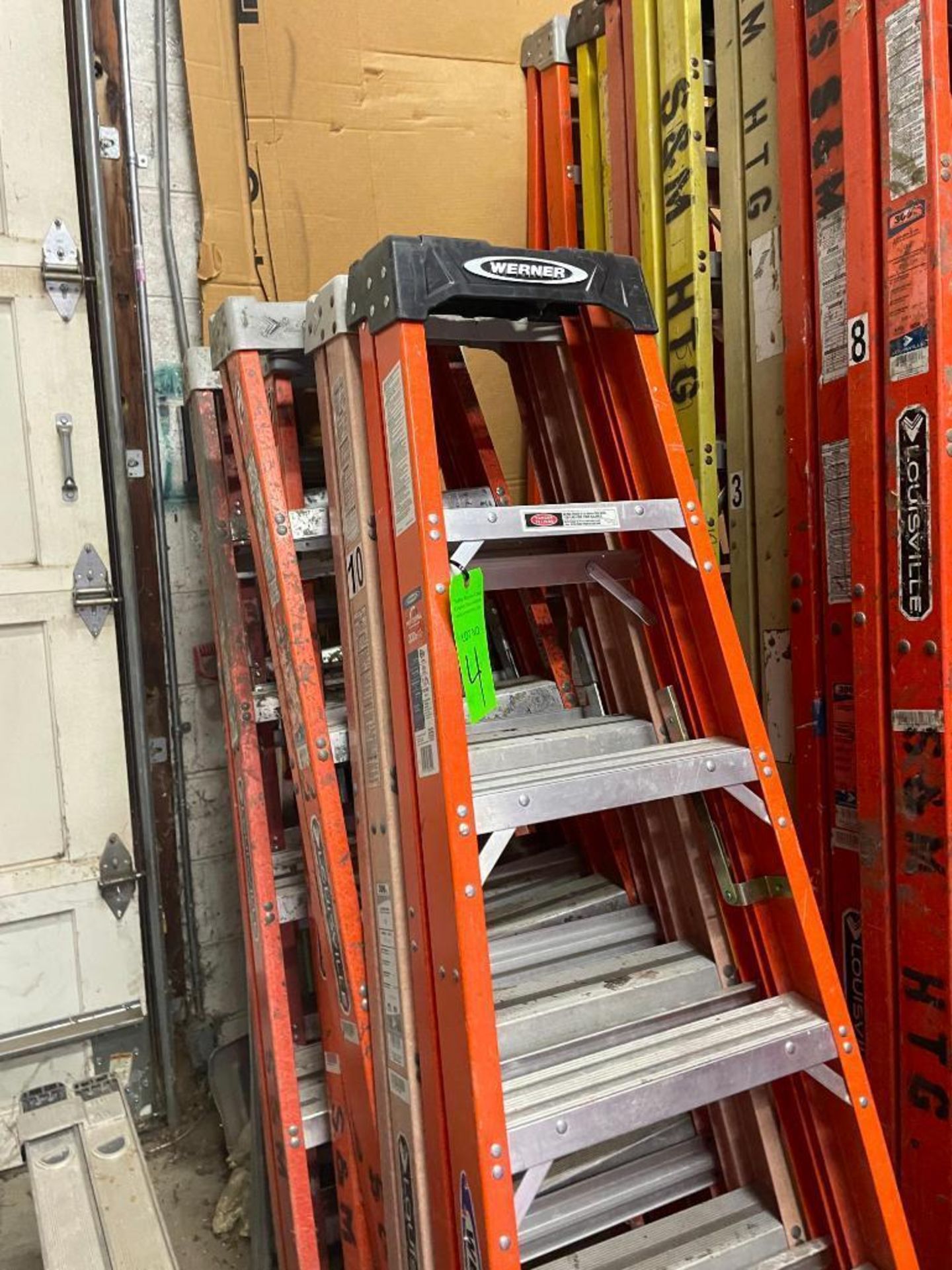 Louisville 6Ft Fiberglass Ladder