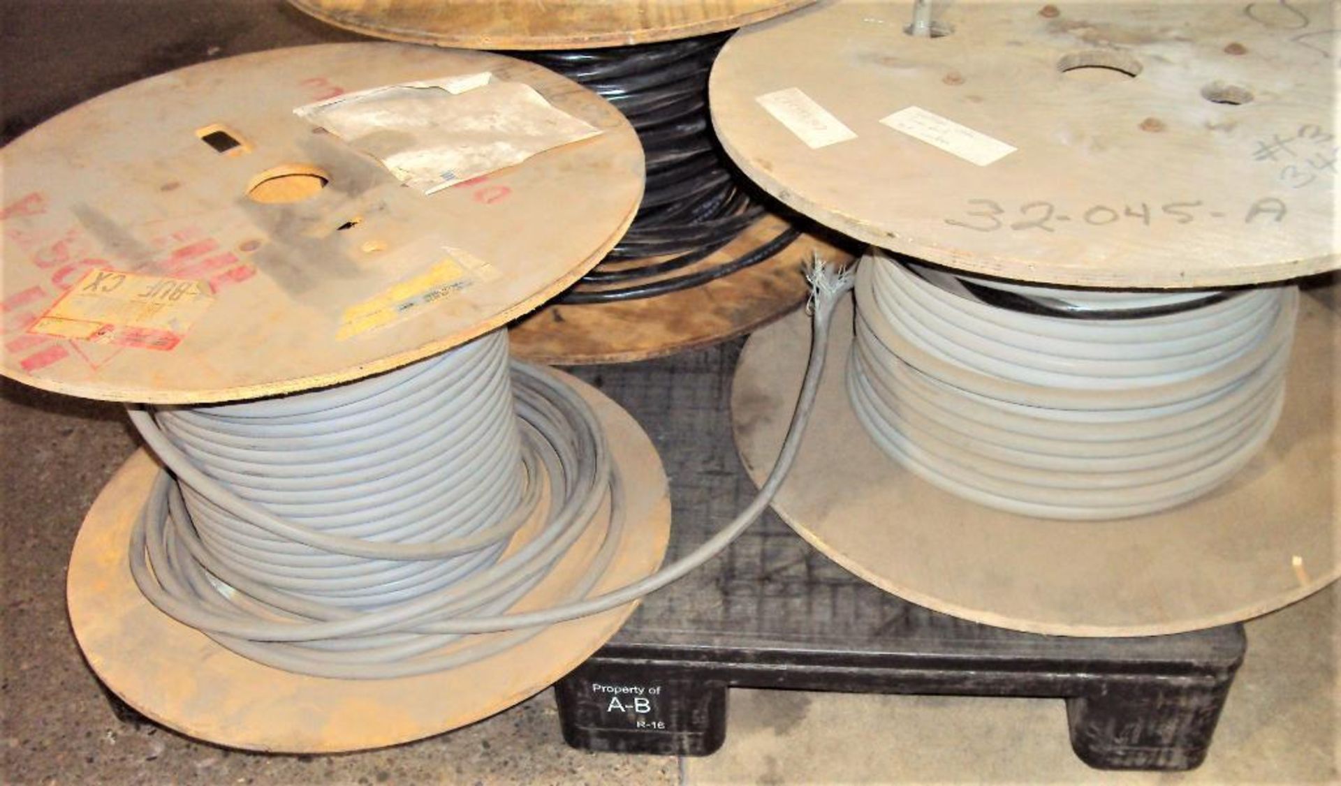 Pallet Multi Conductor Wire - Image 3 of 7