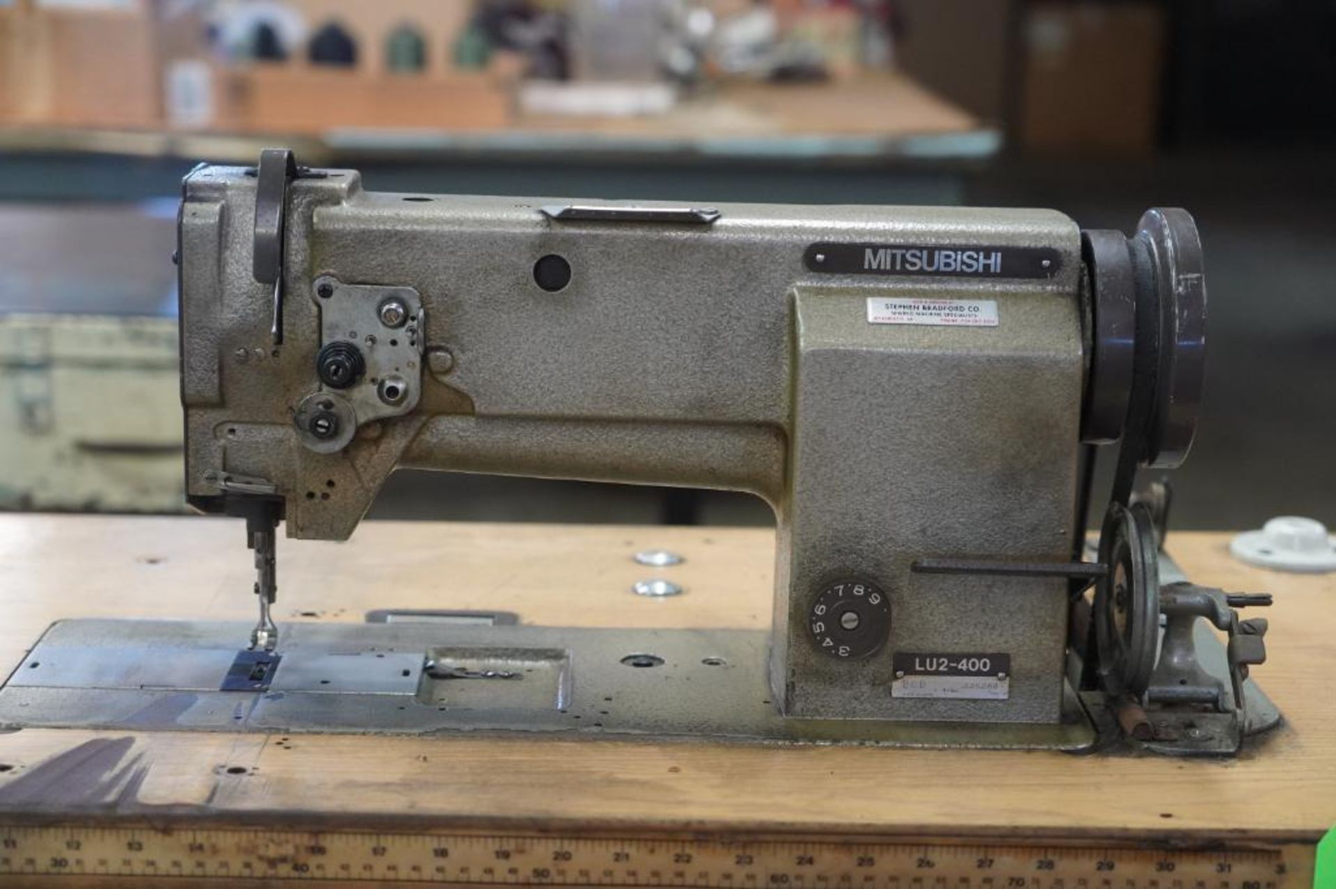 Mitsubishi LU-400 Sewing Machine - Image 2 of 6