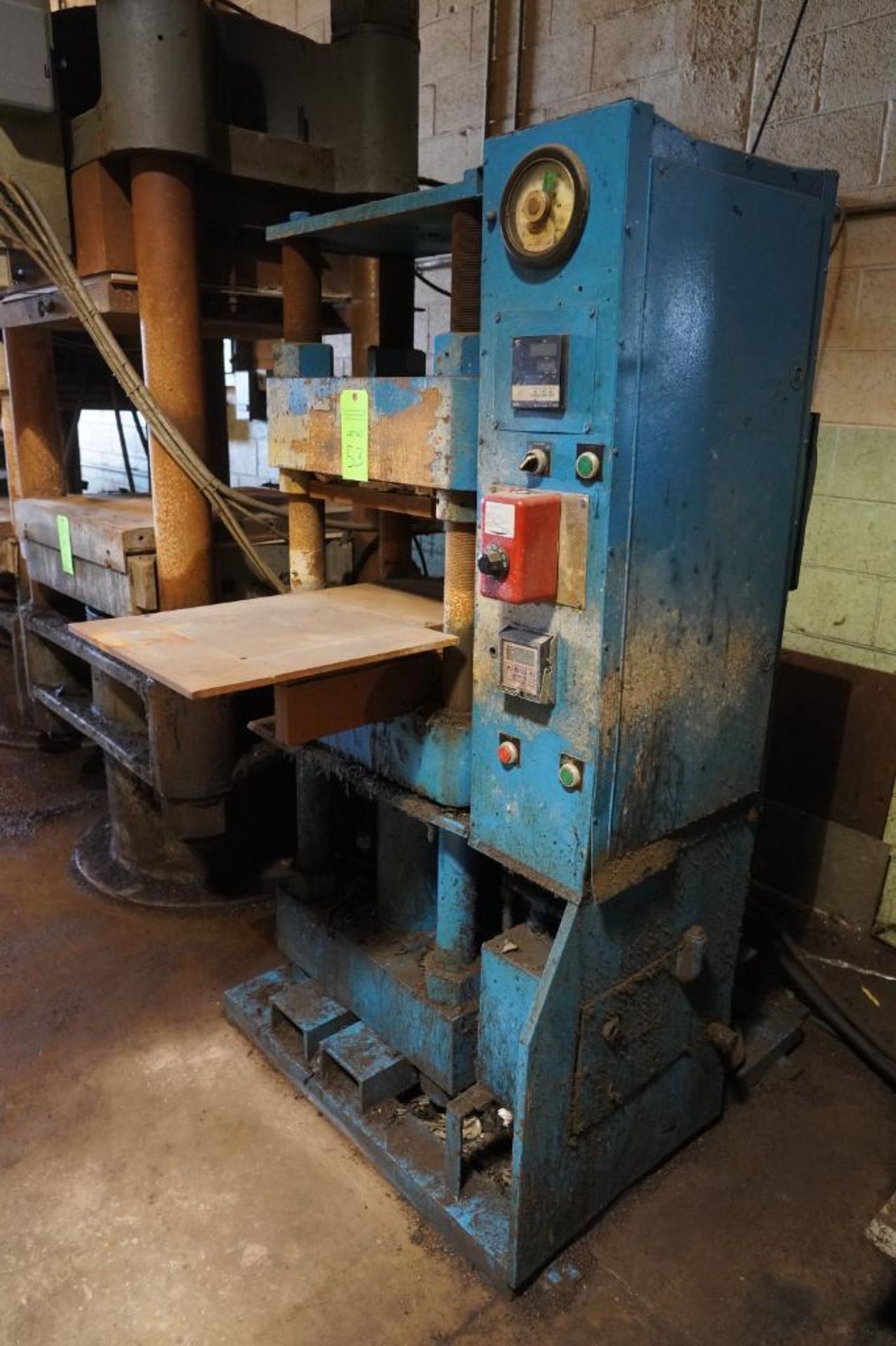 Wabash Hot Rubber Molding Press - Image 8 of 9