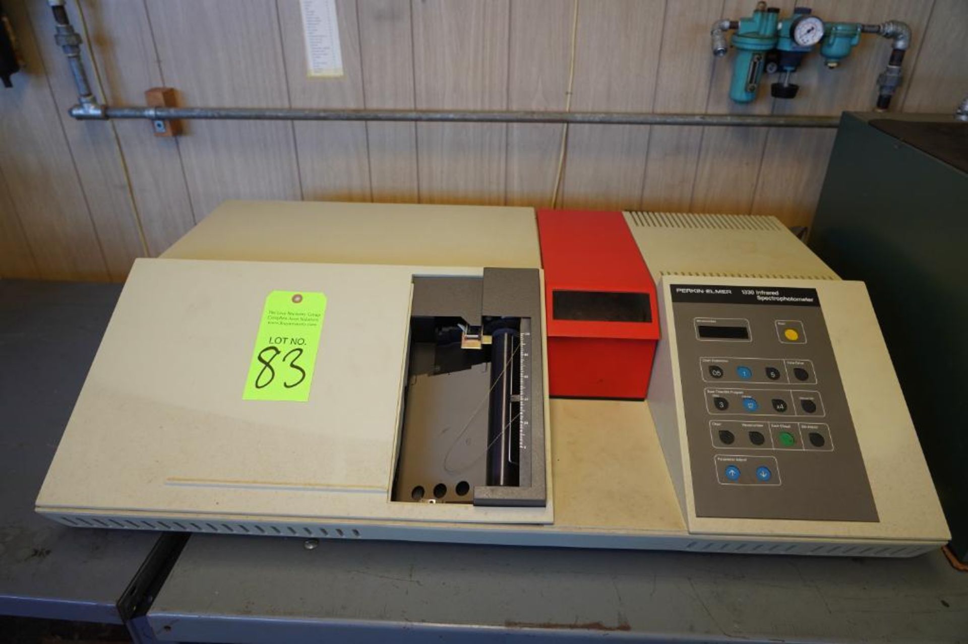 1983 Perkin-Elmer 1330 Infrared Spectrophotometer