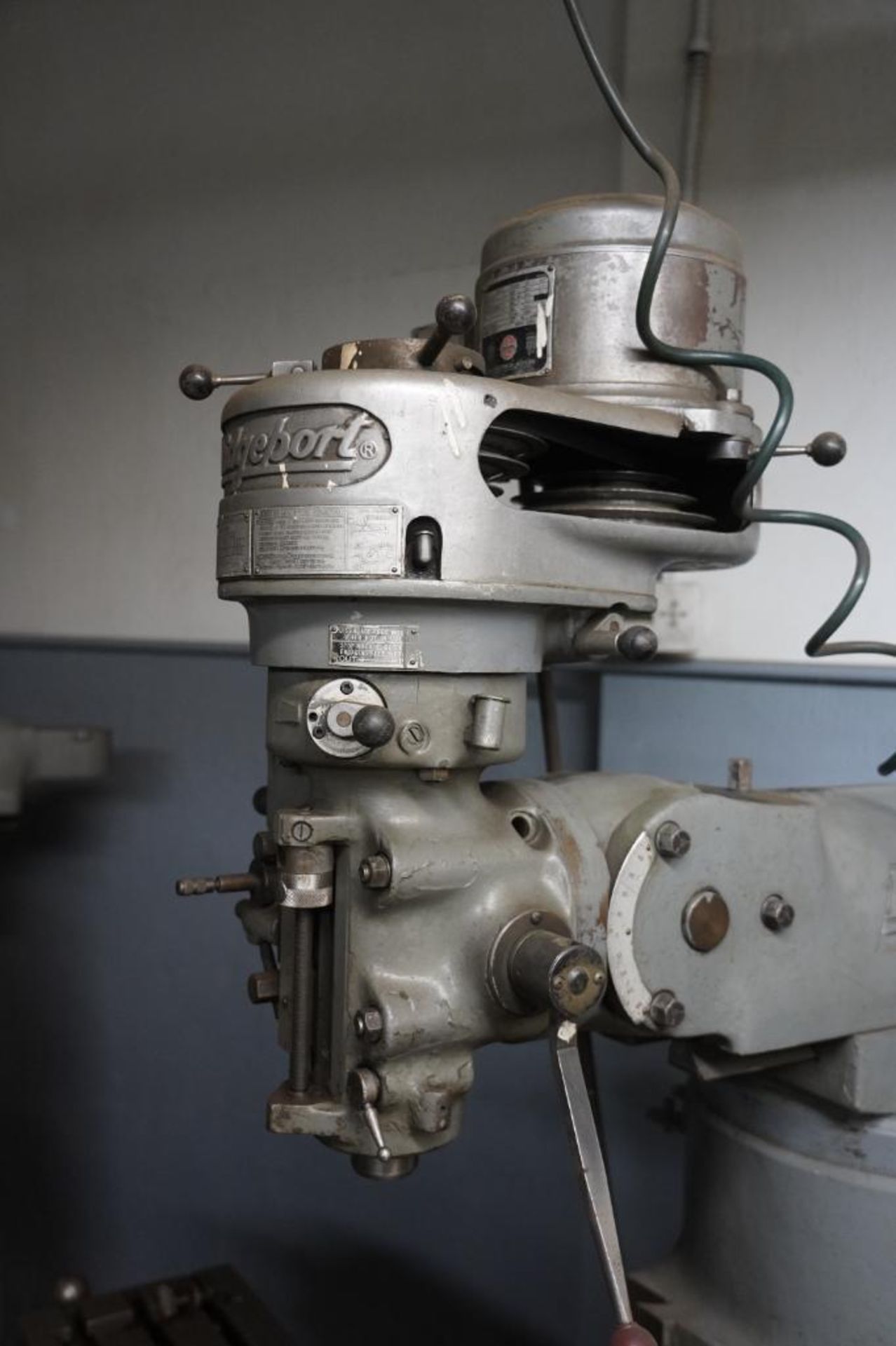 Bridgeport Vertical Milling Machine - Image 6 of 7