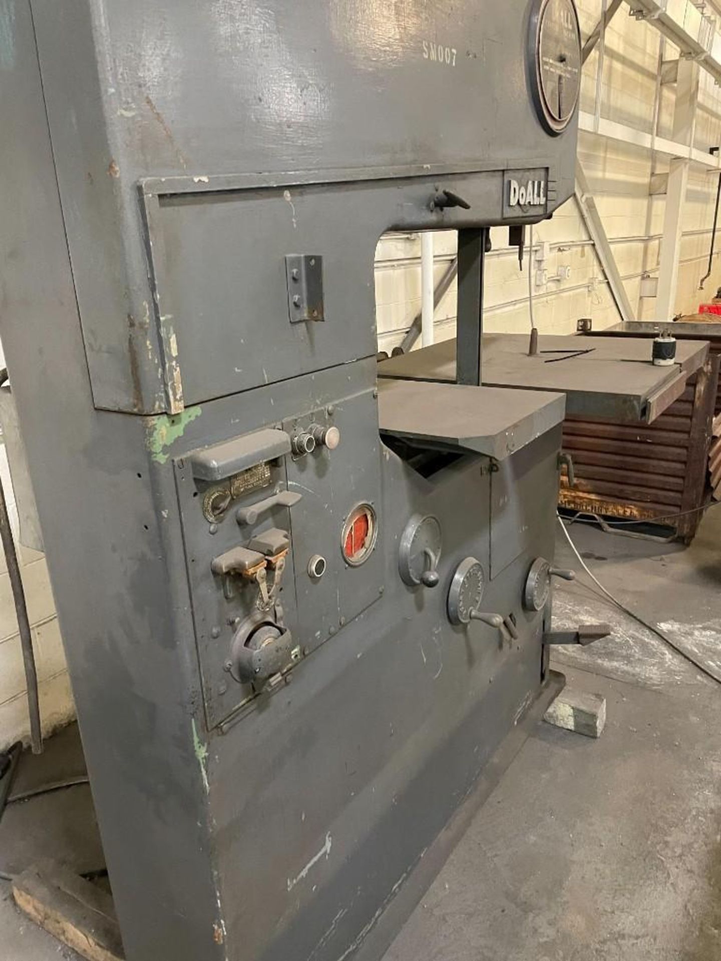 DoAll Model 36-2 Vertical Band Saw - Image 3 of 4