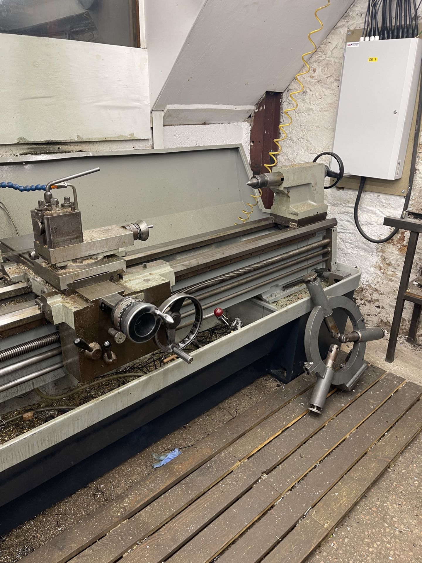 Colchester Mastiff 1400 GAP BED LATHE, taper turning, 3 and 4 jaw chucks, fixed steady, Newall 2 - Image 2 of 5