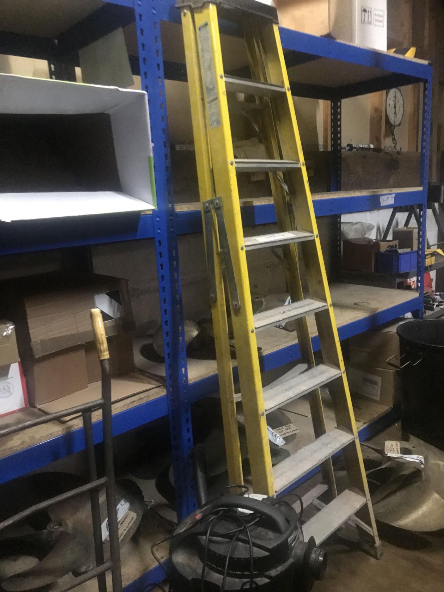 Sealey POWER CLEAN PC300SD, 7 tread fibreglass STEP LADDERS, SACK TRUCK - Image 3 of 3