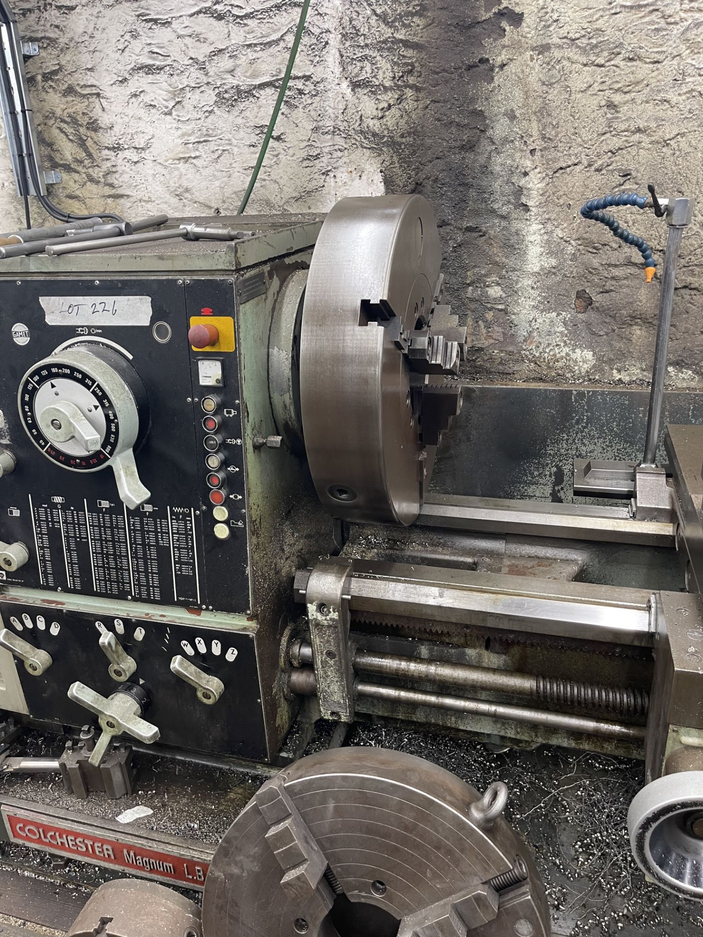 Colchester Magnum LB800 GAP BED LATHE, speds 10/800rpm, taper turning, 3 and 4 jaw chucks, 2 - Image 4 of 7