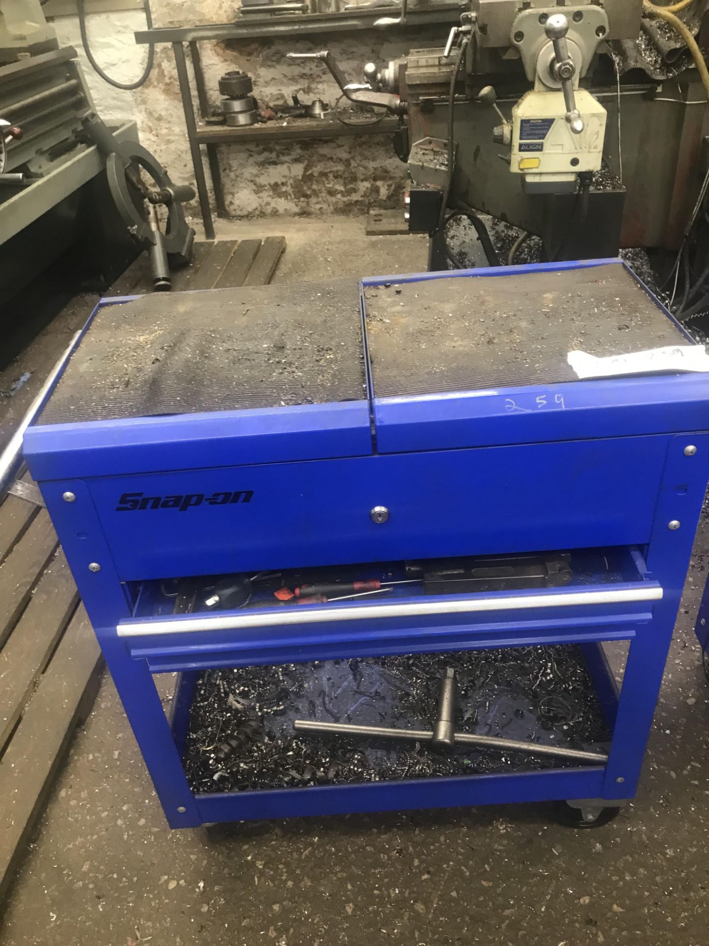 Snap-on PORTABLE TOOL CHEST On left)