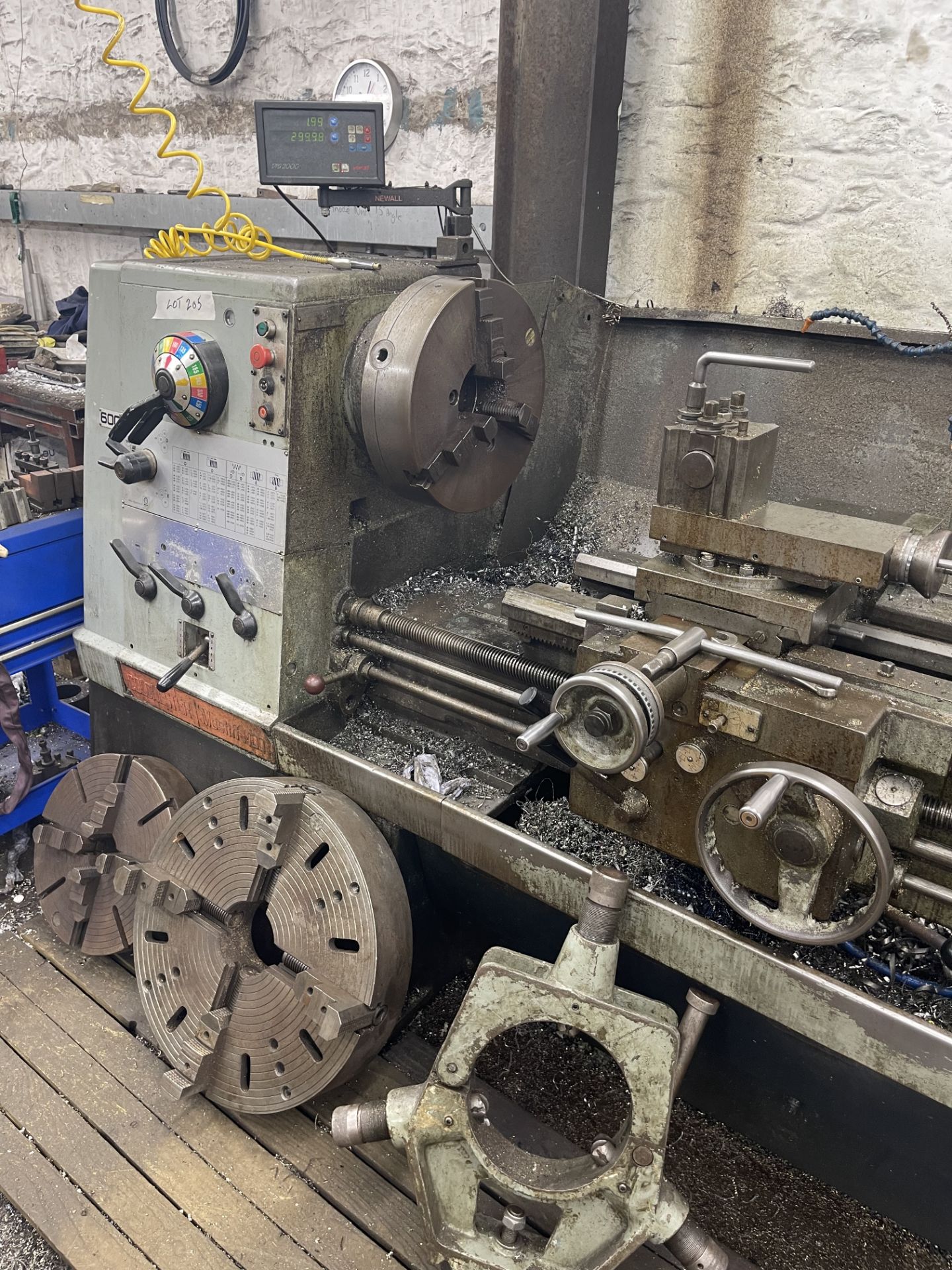 Colchester Mastiff 1400 GAP BED LATHE, taper turning, 3 and 4 jaw chucks, face plate, fixed - Image 4 of 4