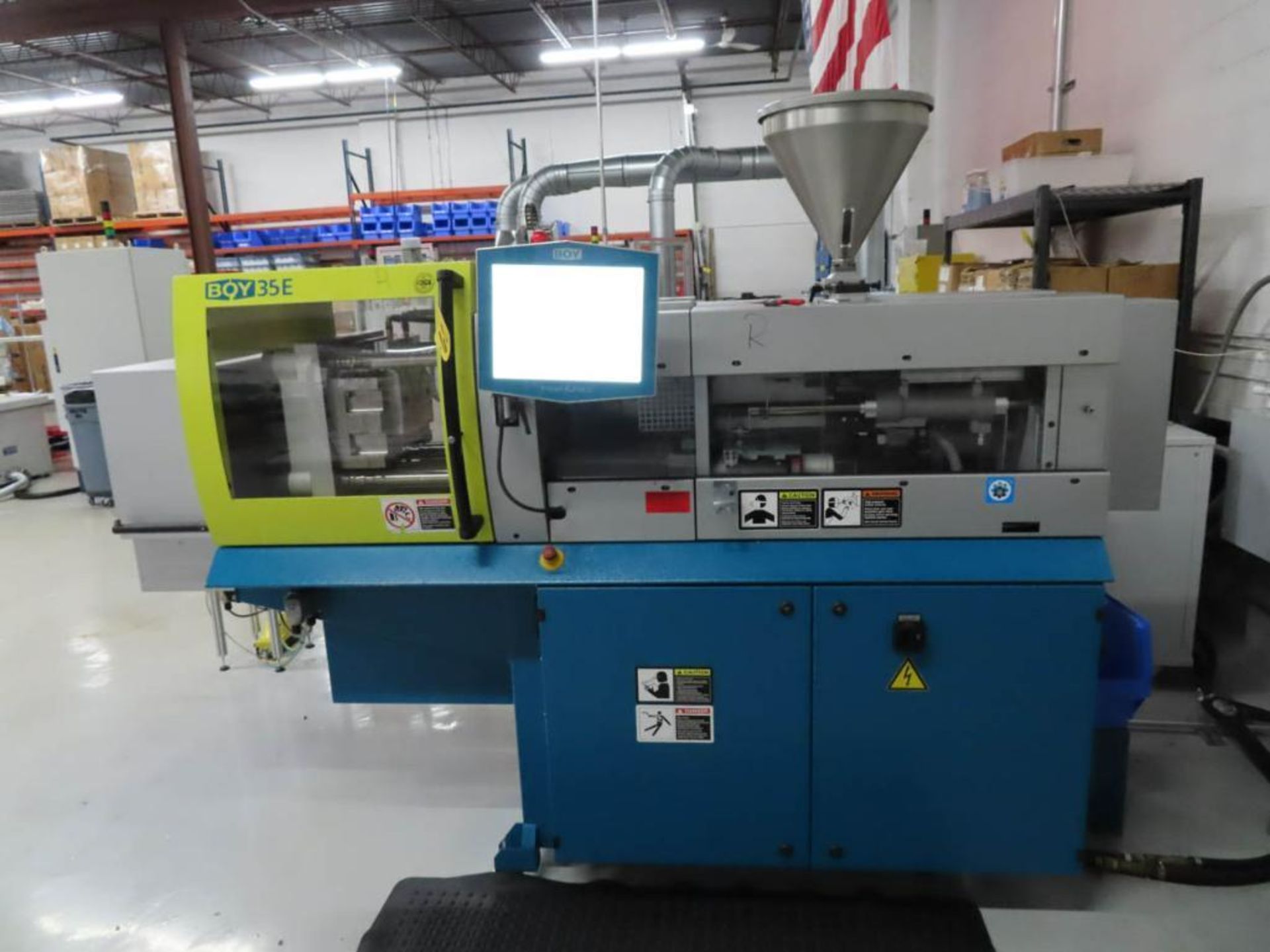 Boy, Mdl.35E, 4-Tie Bar Hydraulic Reciprocating Screw Type Injection Molding Machine (2014) - Image 4 of 15