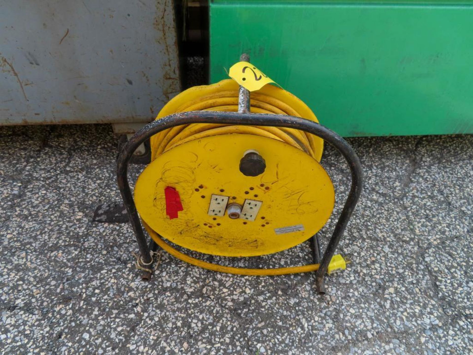 150' Retractable Electric Cord Reel