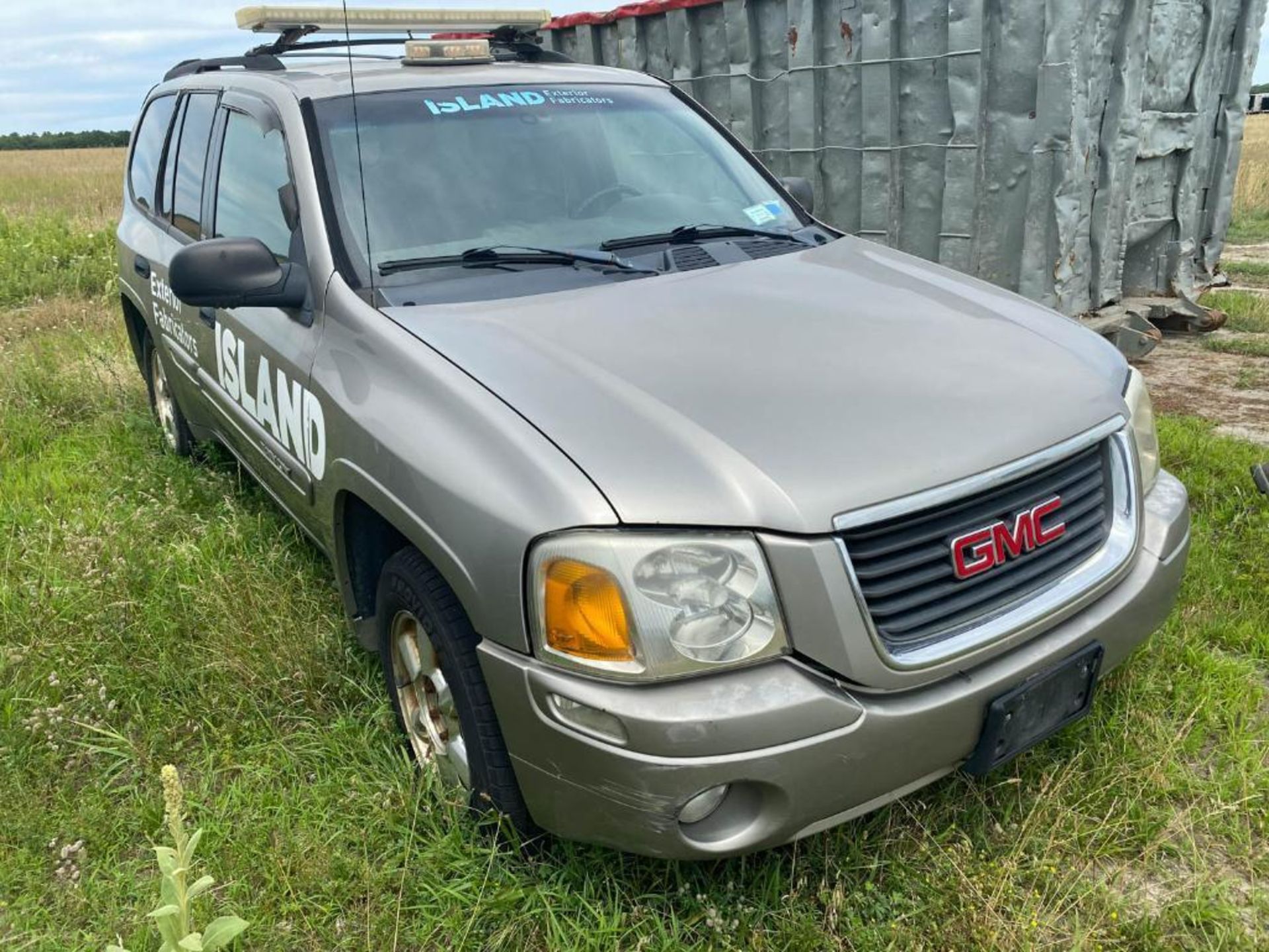 GMC Envoy, 200,000 Miles Needs Wheel Bearings - Image 2 of 12