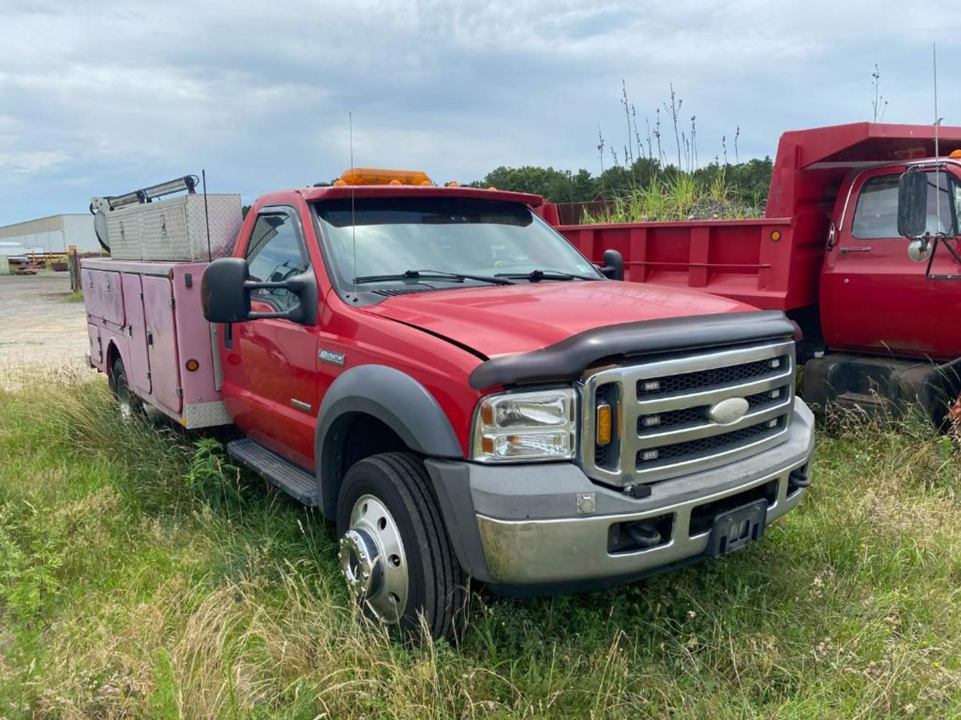 2005 Ford F550 XLT Superduty Service Truck - Image 19 of 32