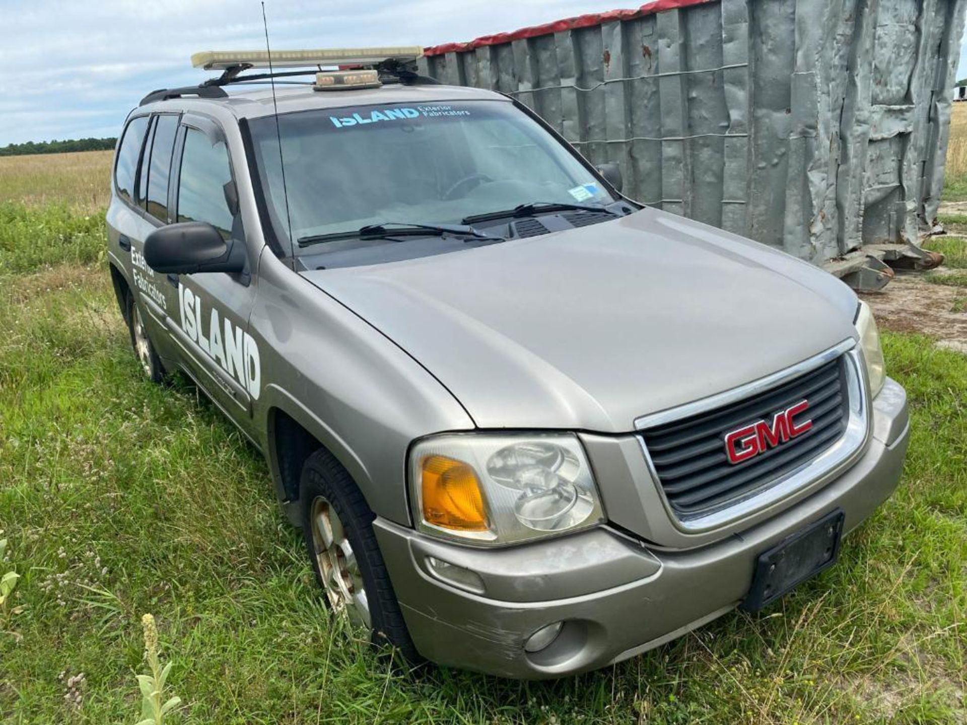 GMC Envoy, 200,000 Miles Needs Wheel Bearings - Image 4 of 12