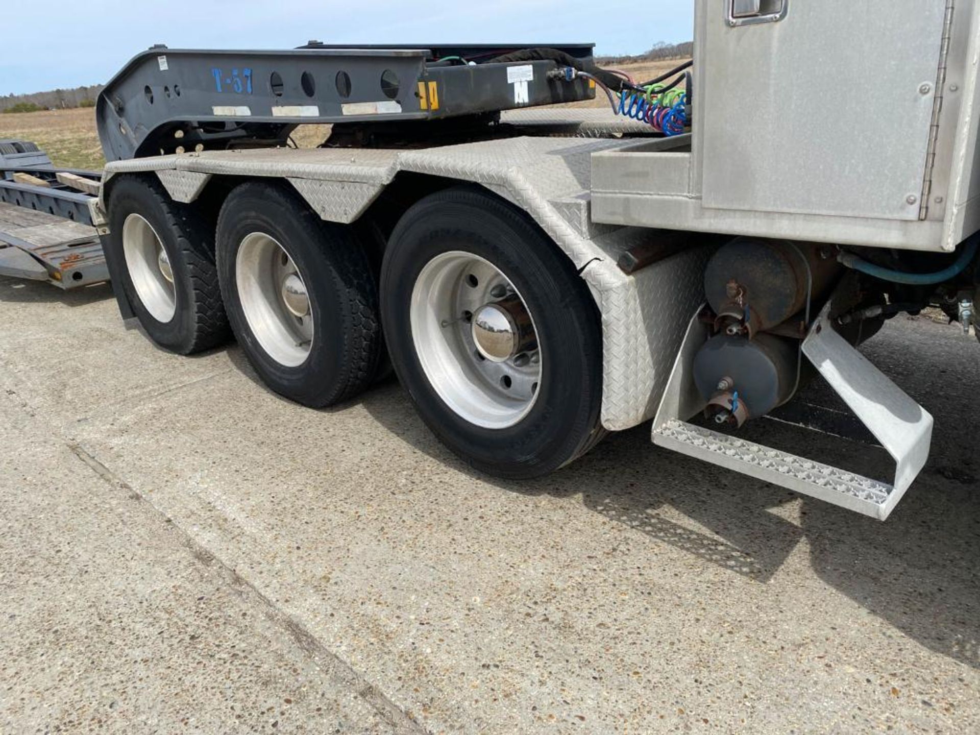 1996 Peterbilt 379 Heavy Haul Tri-Axle Tractor, 160,060 GVWR - Image 10 of 46