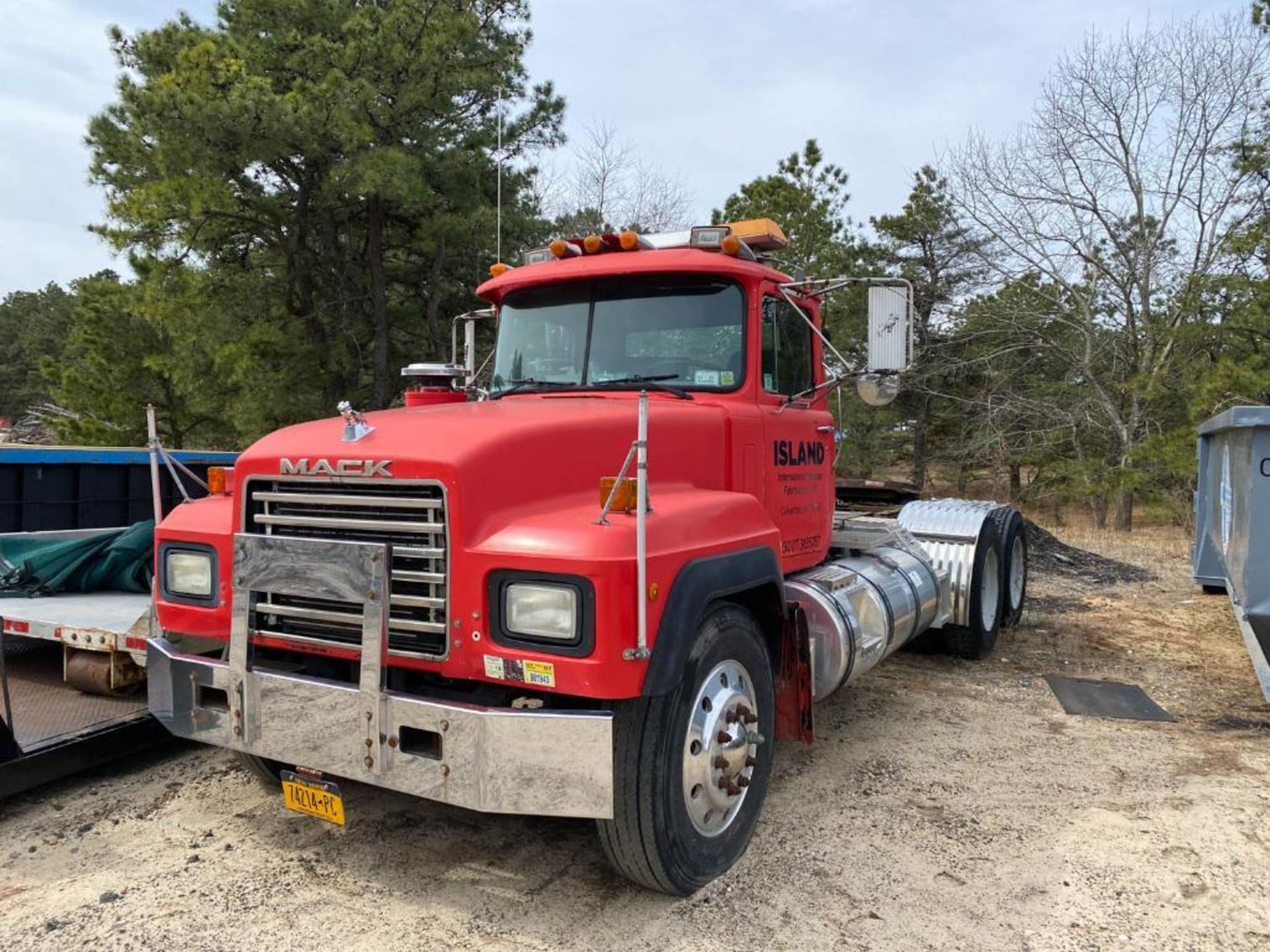 1995 MACK RD688S Diesel Tractor, Day Cab - Image 2 of 56