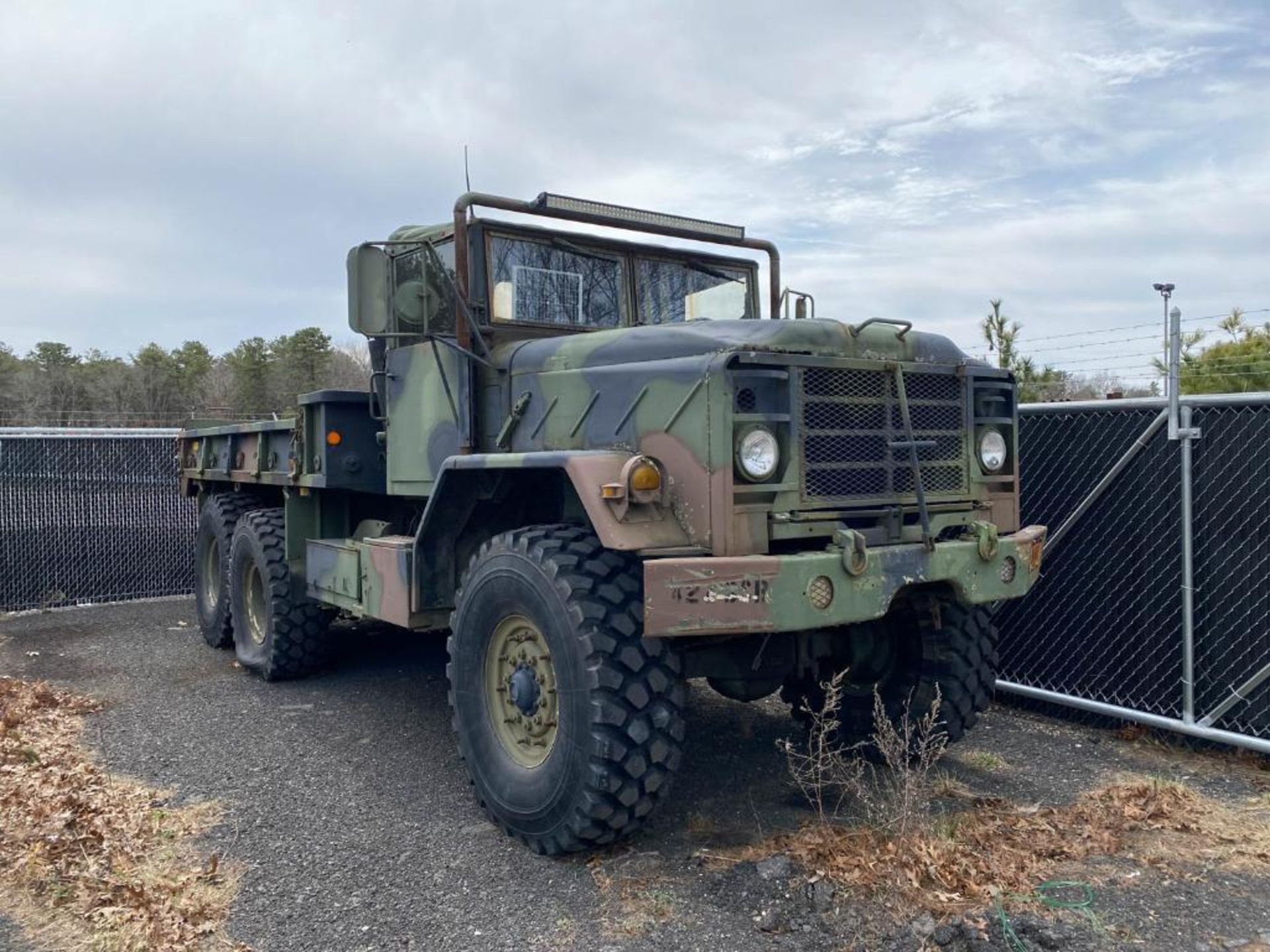 1985 AM GENERAL 2-1/2-Ton 6X6 Military Vehicle - Image 3 of 56