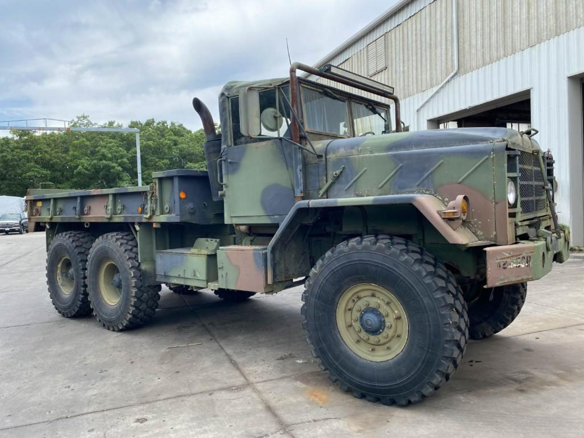 1985 AM GENERAL 2-1/2-Ton 6X6 Military Vehicle