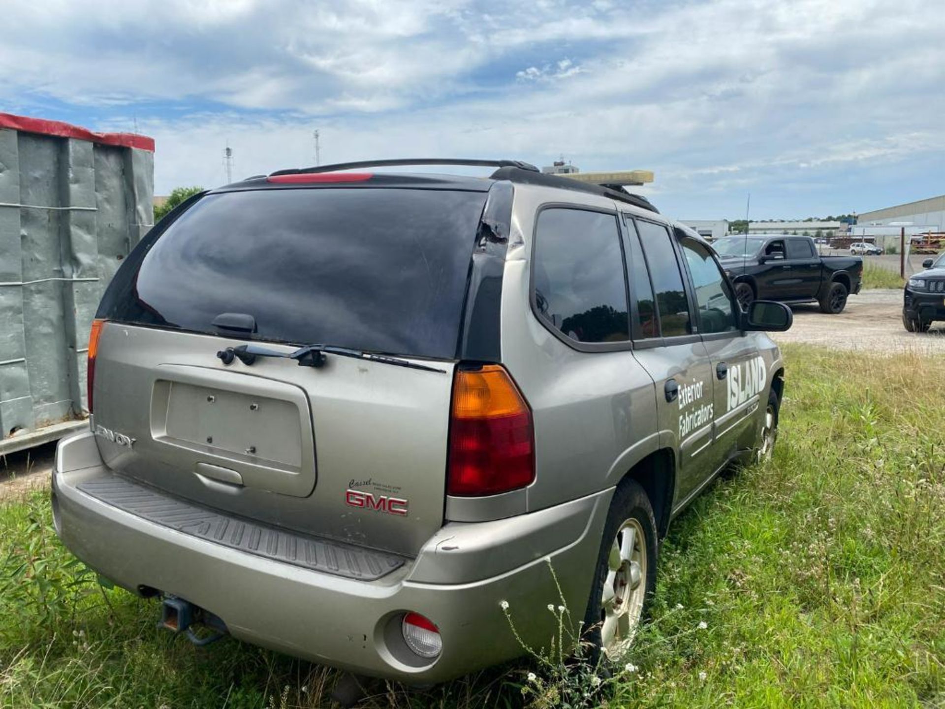 GMC Envoy, 200,000 Miles Needs Wheel Bearings - Image 9 of 12