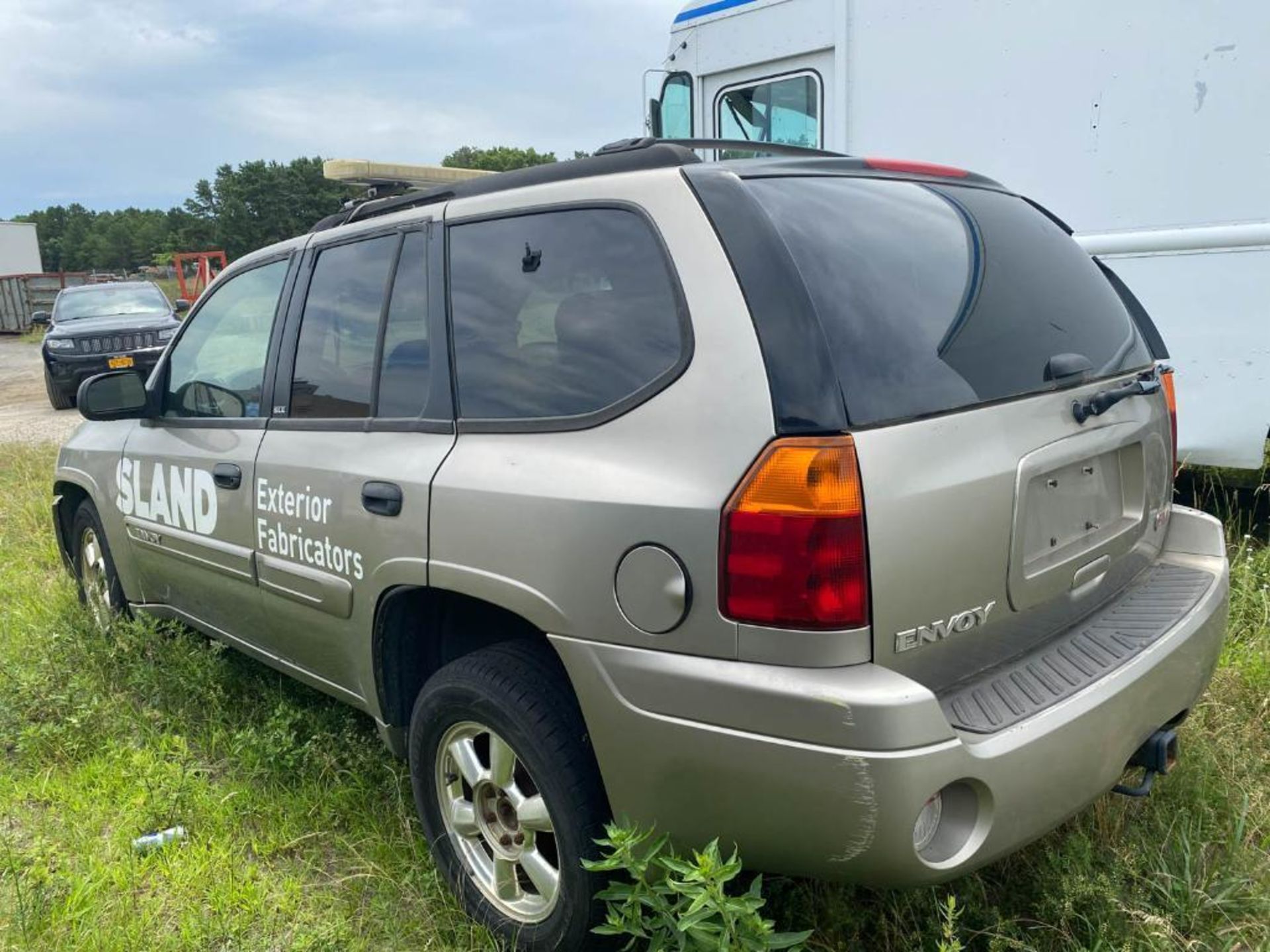 GMC Envoy, 200,000 Miles Needs Wheel Bearings - Image 8 of 12