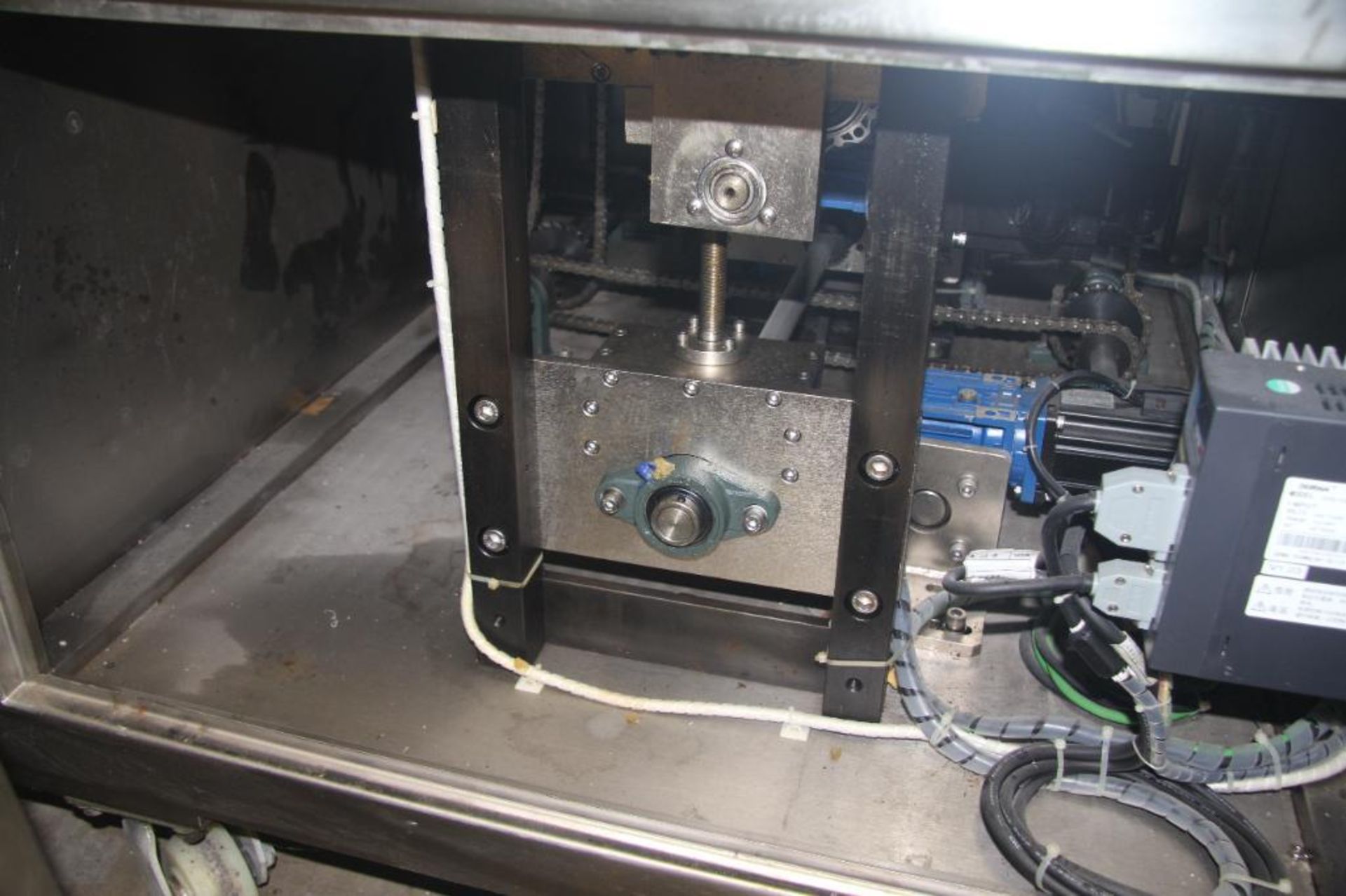 Stainless Steel Horizontal Full Servo Box Motion Flow Packing Machine, Mdl.680XWS - Image 8 of 16