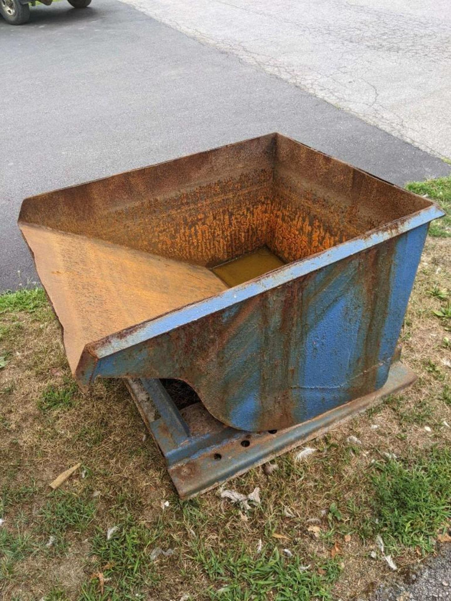 Self Dumping Hopper 3' Wide x 4' (F-B) x 2' Deep