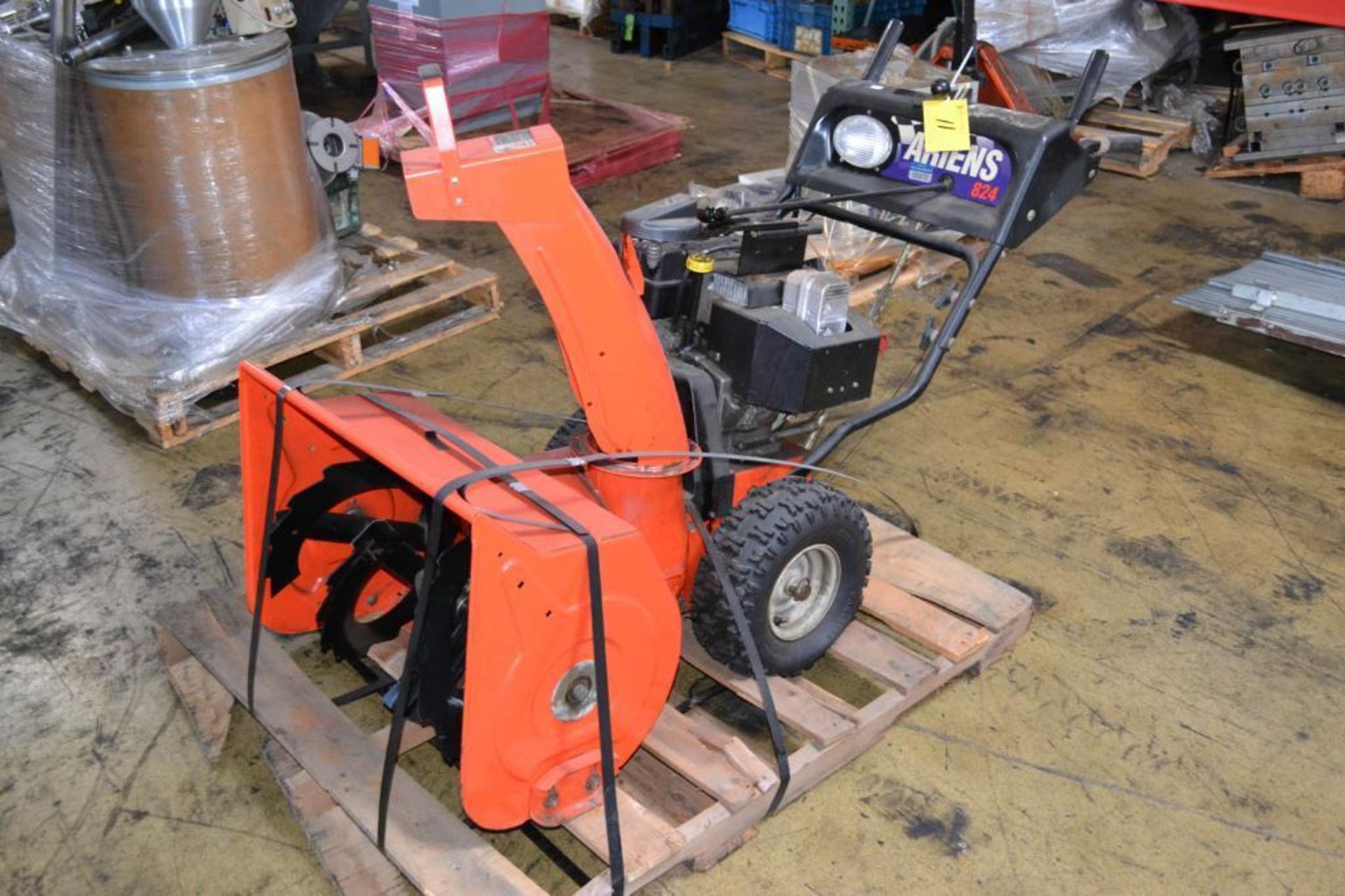 Ariens 24” Self-Propelled Gas Snow Thrower Model 824