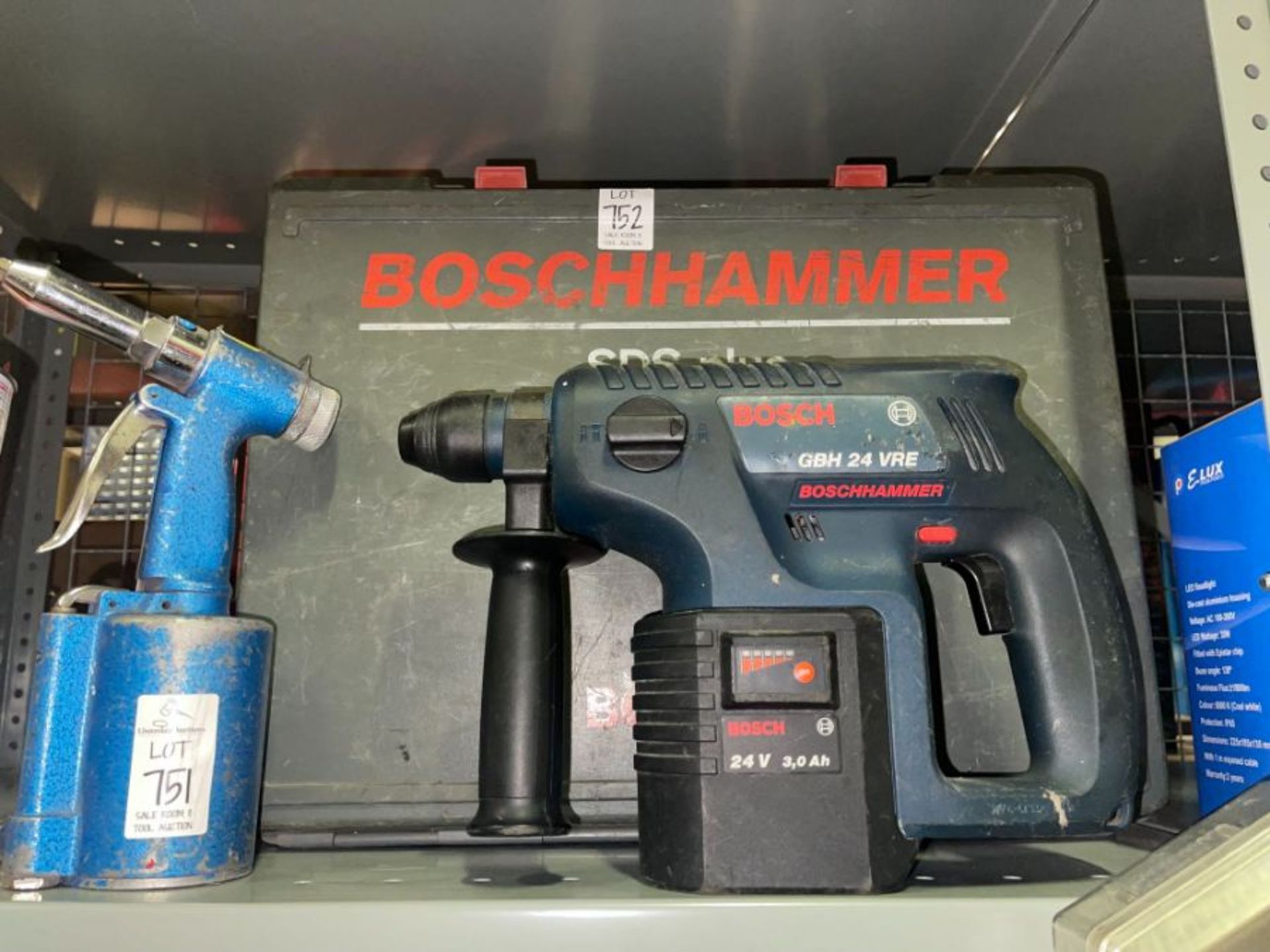 BOSCHHAMMER GBH 24 VRE SDS-PLUS HAMMER DRILL W/ BATT IN CASE (NO HAMMER VAT)