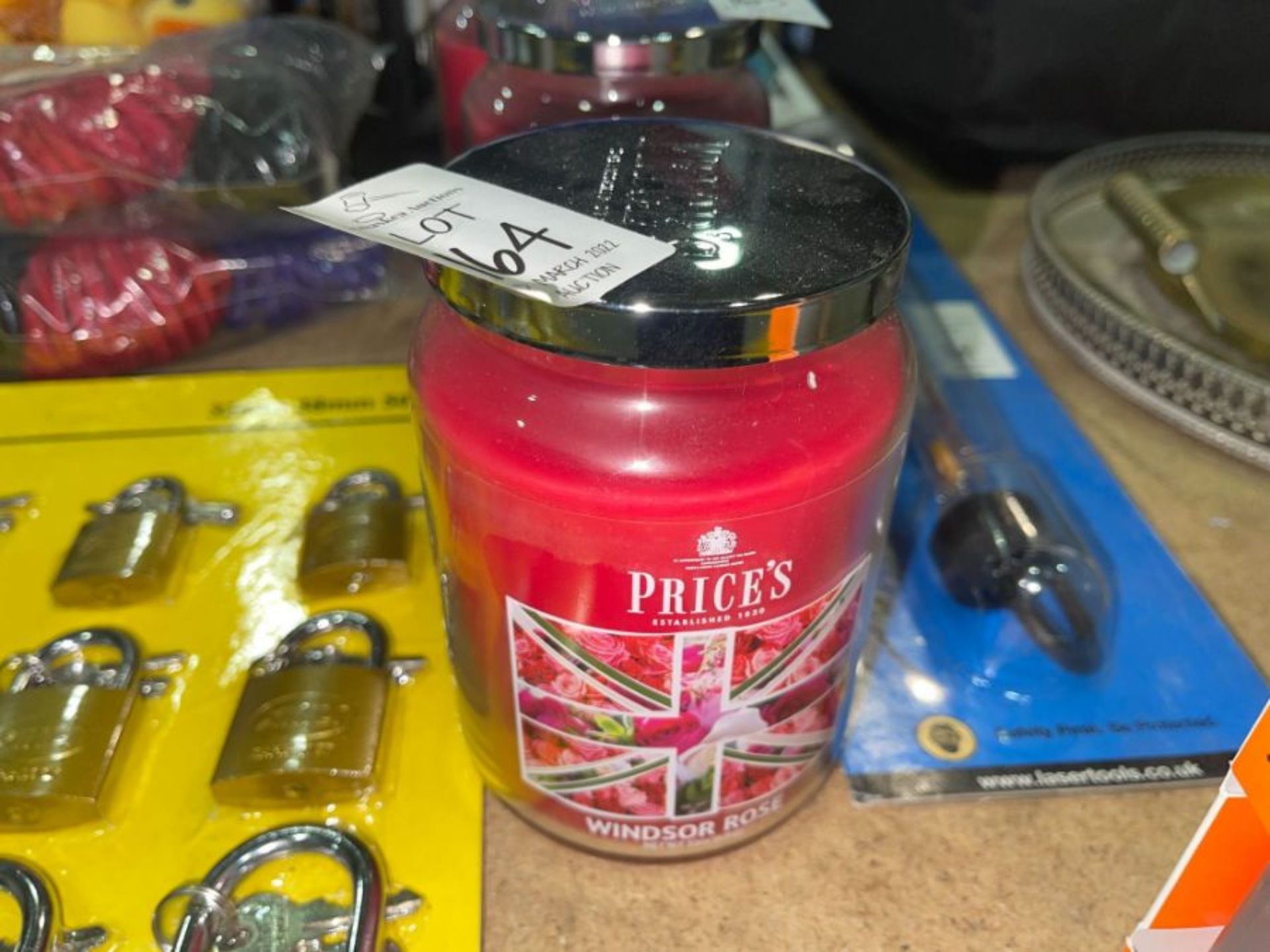 PRICE'S WINDSOR ROSE SCENTED CANDLE