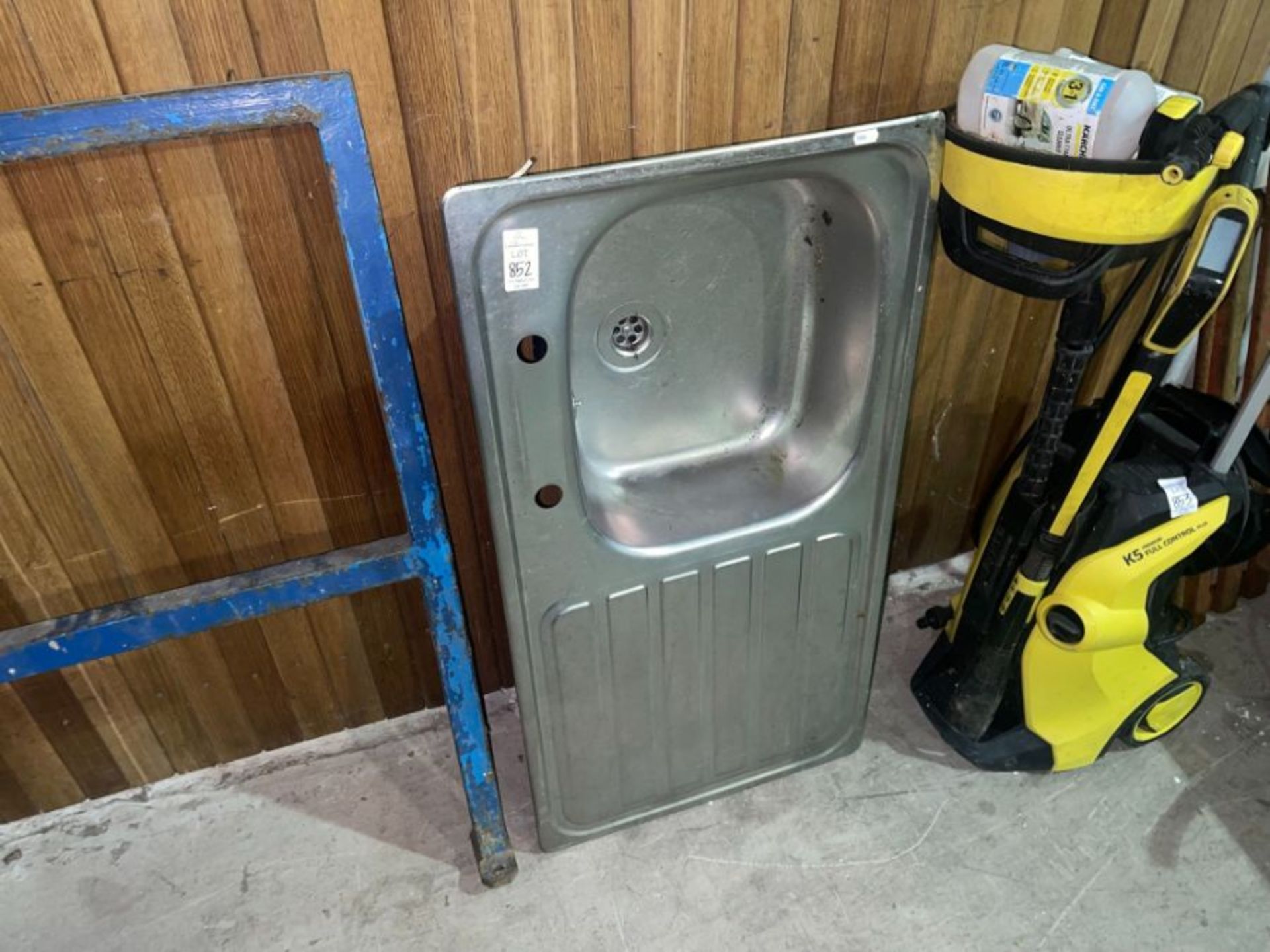 STAINLESS STEEL SINK