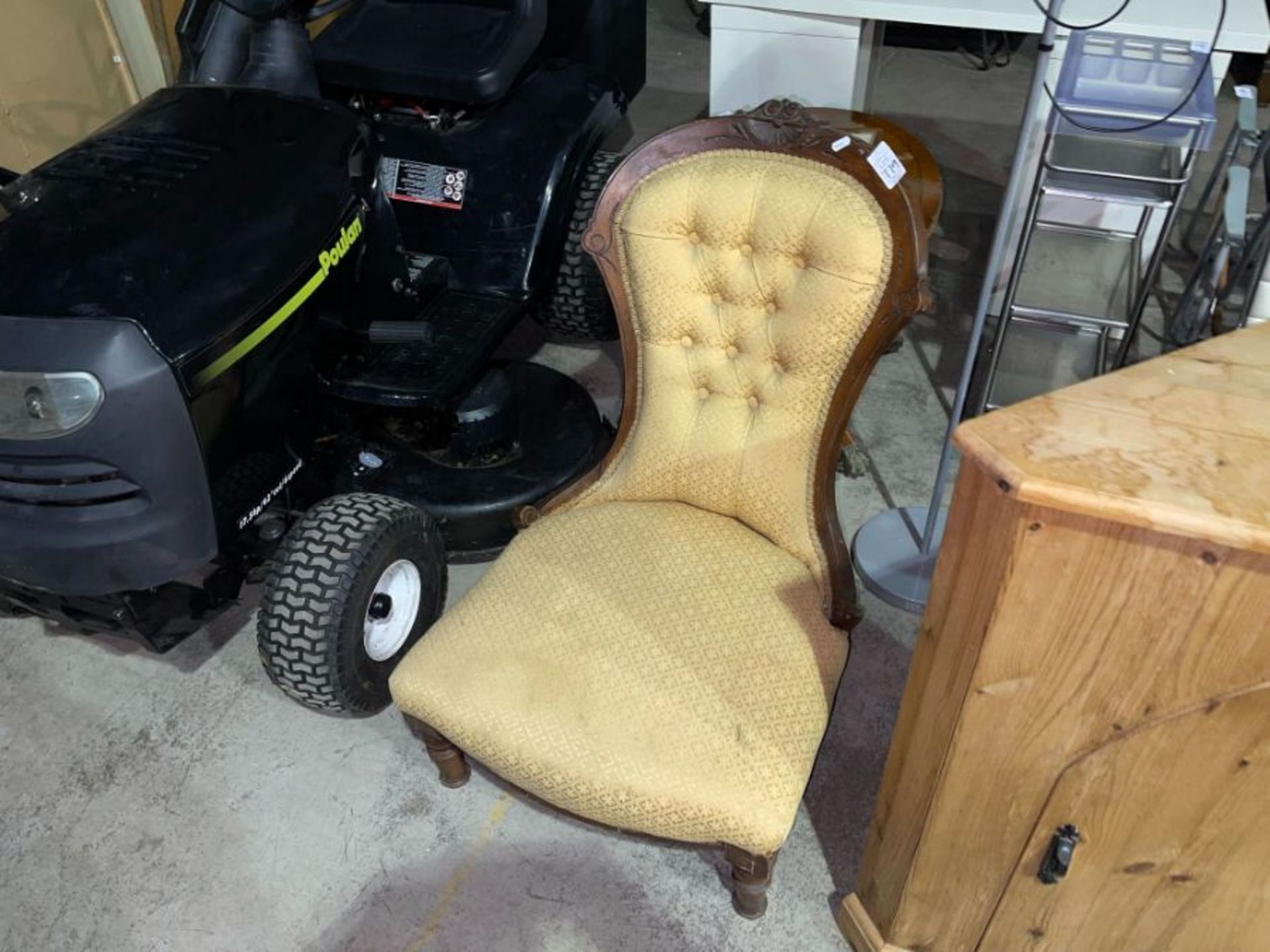 VINTAGE BEDROOM CHAIR