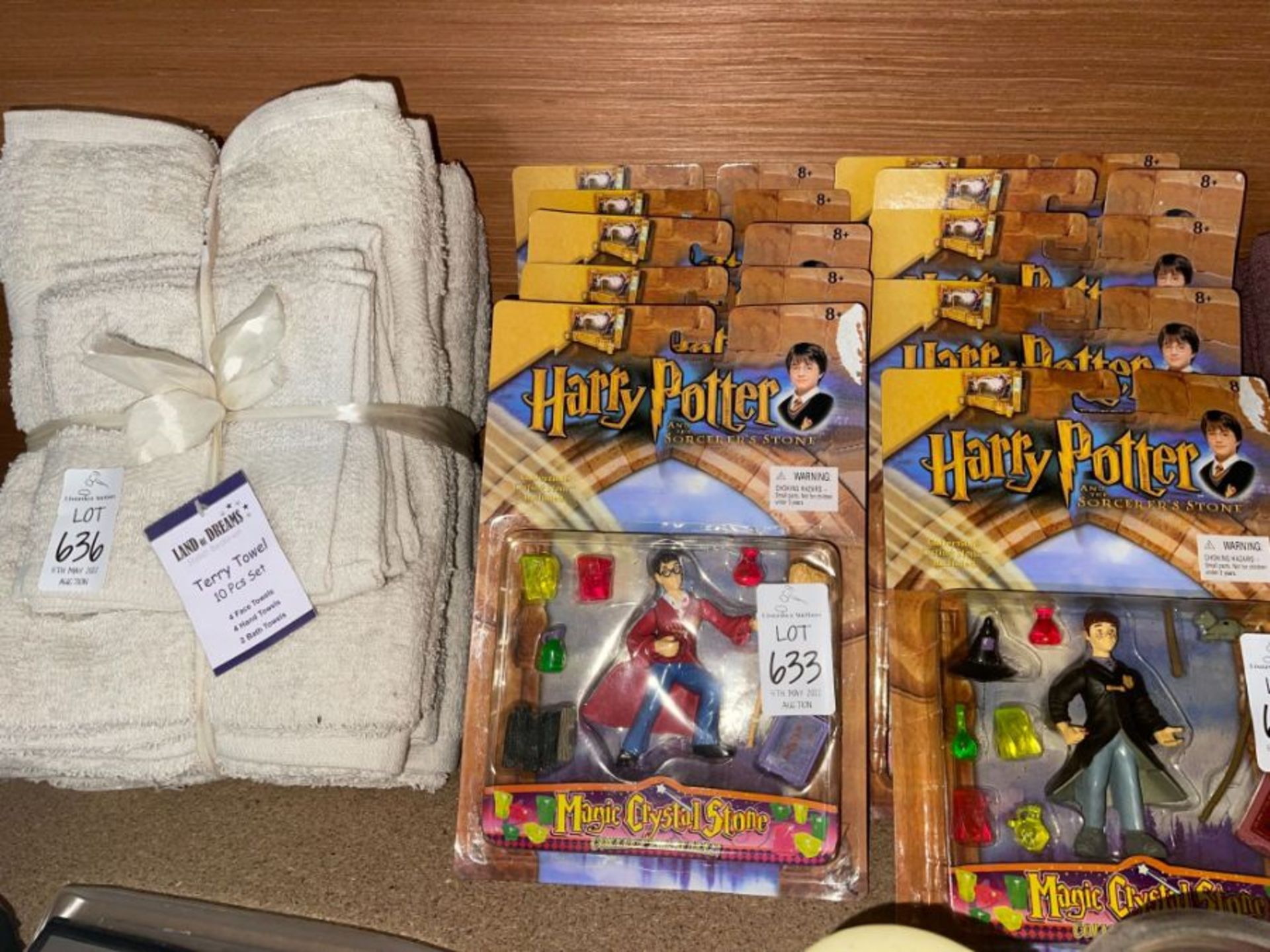 5X HARRY POTTER THEMED FIGURINES