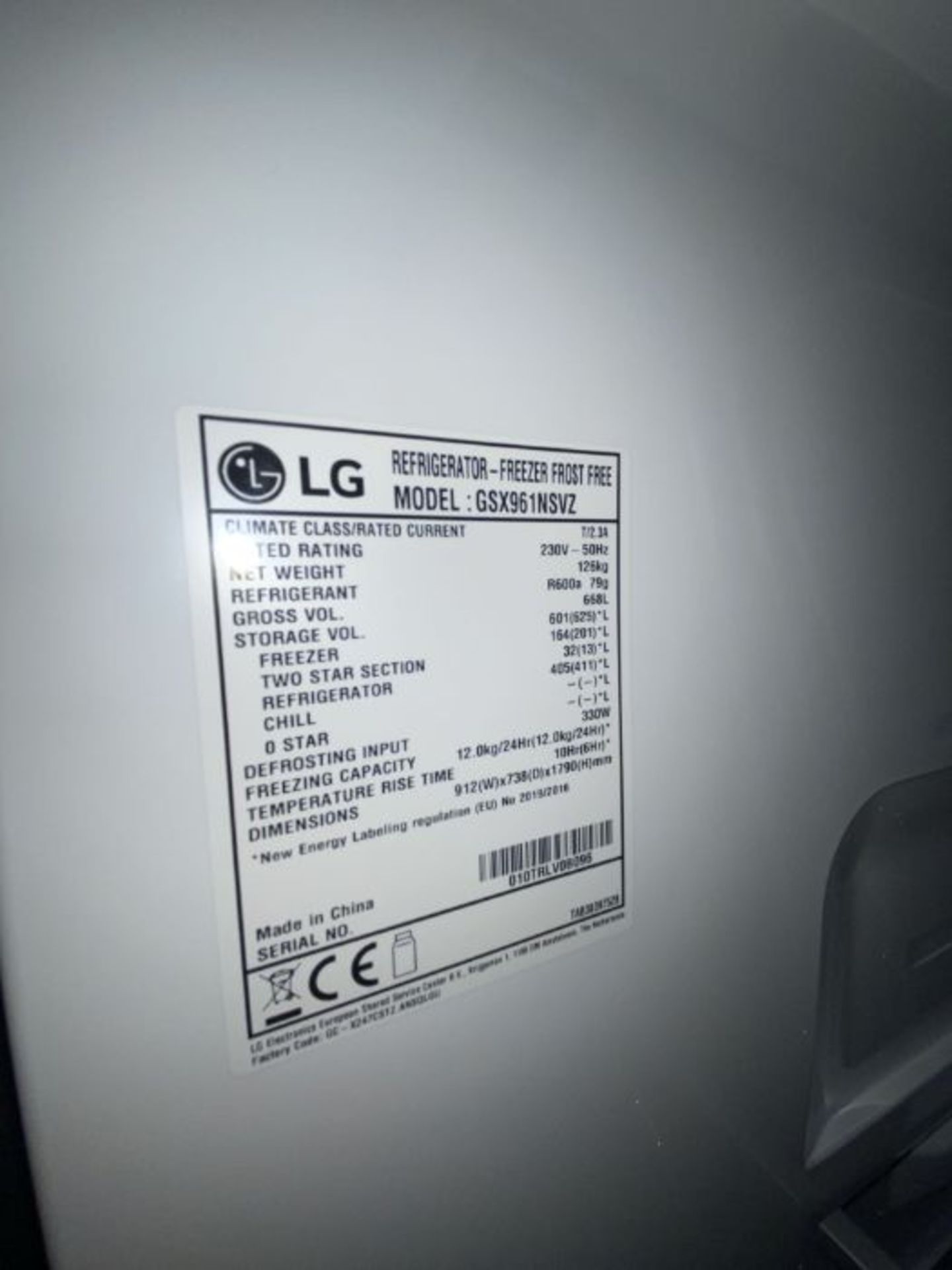 LG THINQ INVERTER LINEAR AMERICAN STYLE FRIDGE FREEZER W/ BUILT-IN ICE/FILTERED WATER DISPENSER & - Image 4 of 6