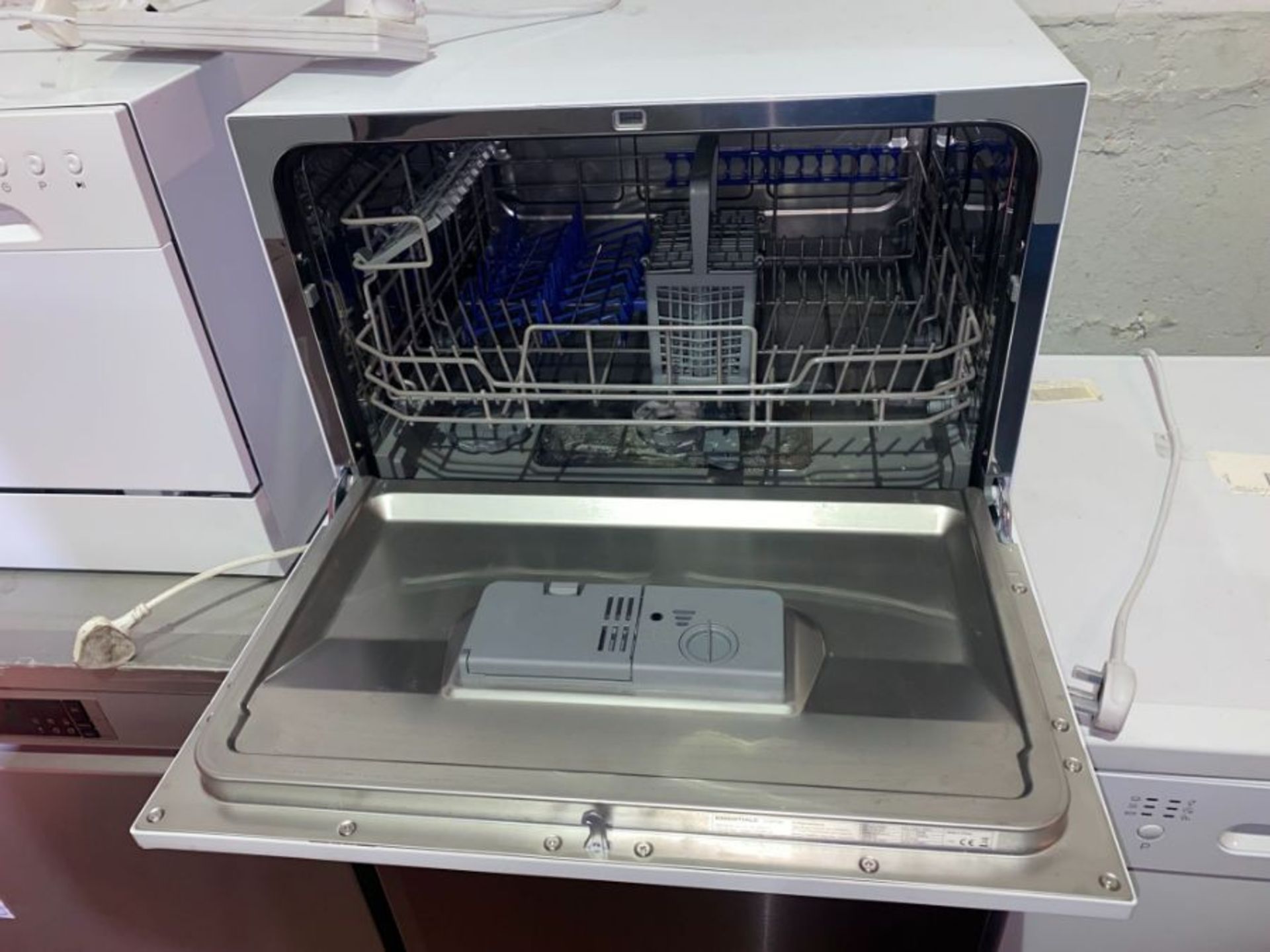 ESSENTIALS CUE TABLE TOP DISHWASHER - CDWTT20 (WHITE) - Image 2 of 4