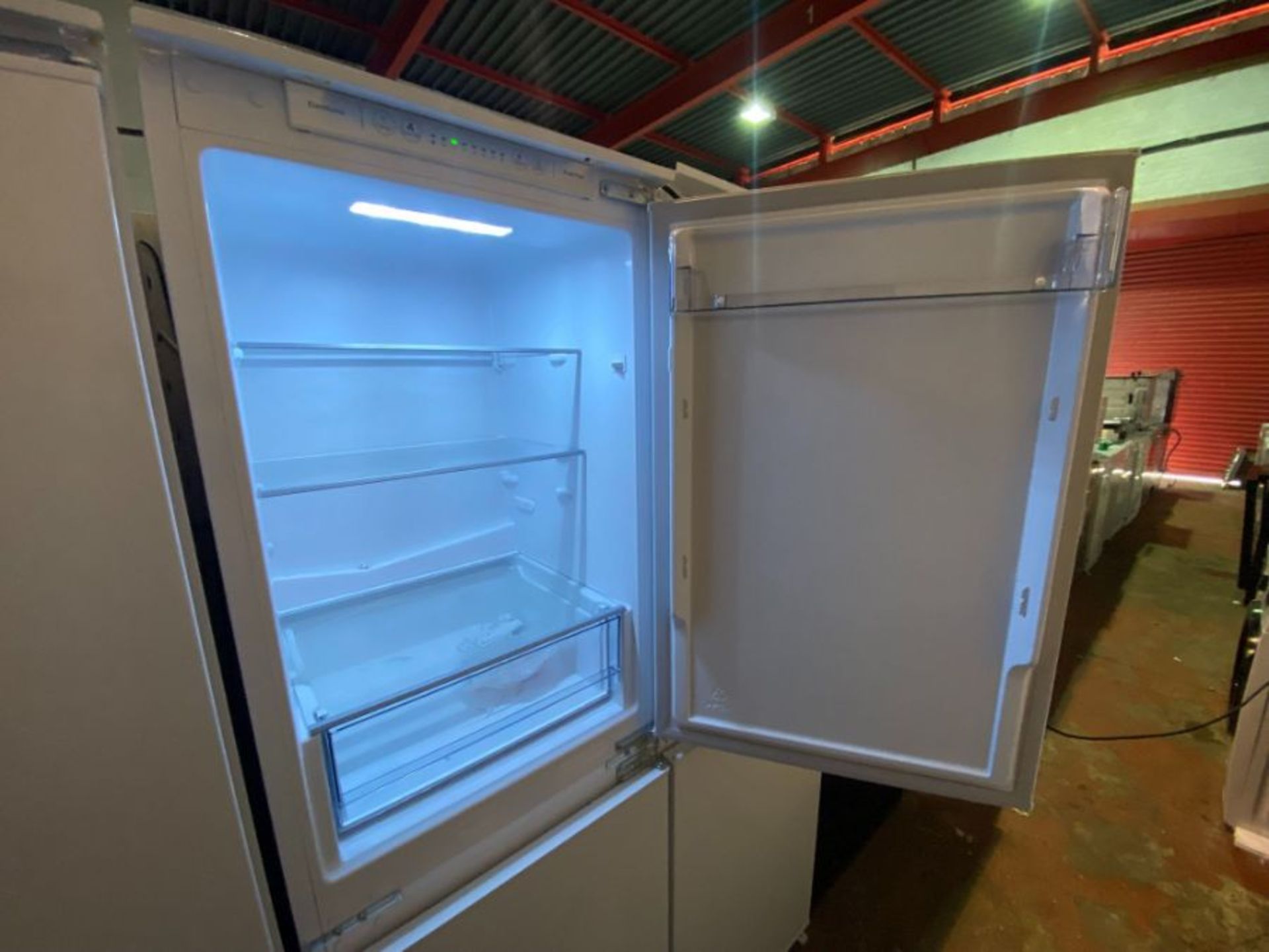 KENWOOD INTEGRATED FROST FREE FRIDGE FREEZER - KIFF5020 (OPENS TO THE RIGHT) - Image 2 of 5