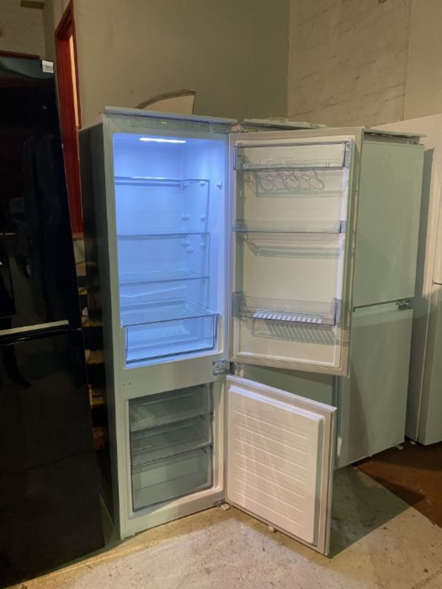 KENWOOD INTEGRATED FROST FREE FRIDGE FREEZER - KIFF7020 (OPENS TO THE RIGHT) - Image 4 of 5