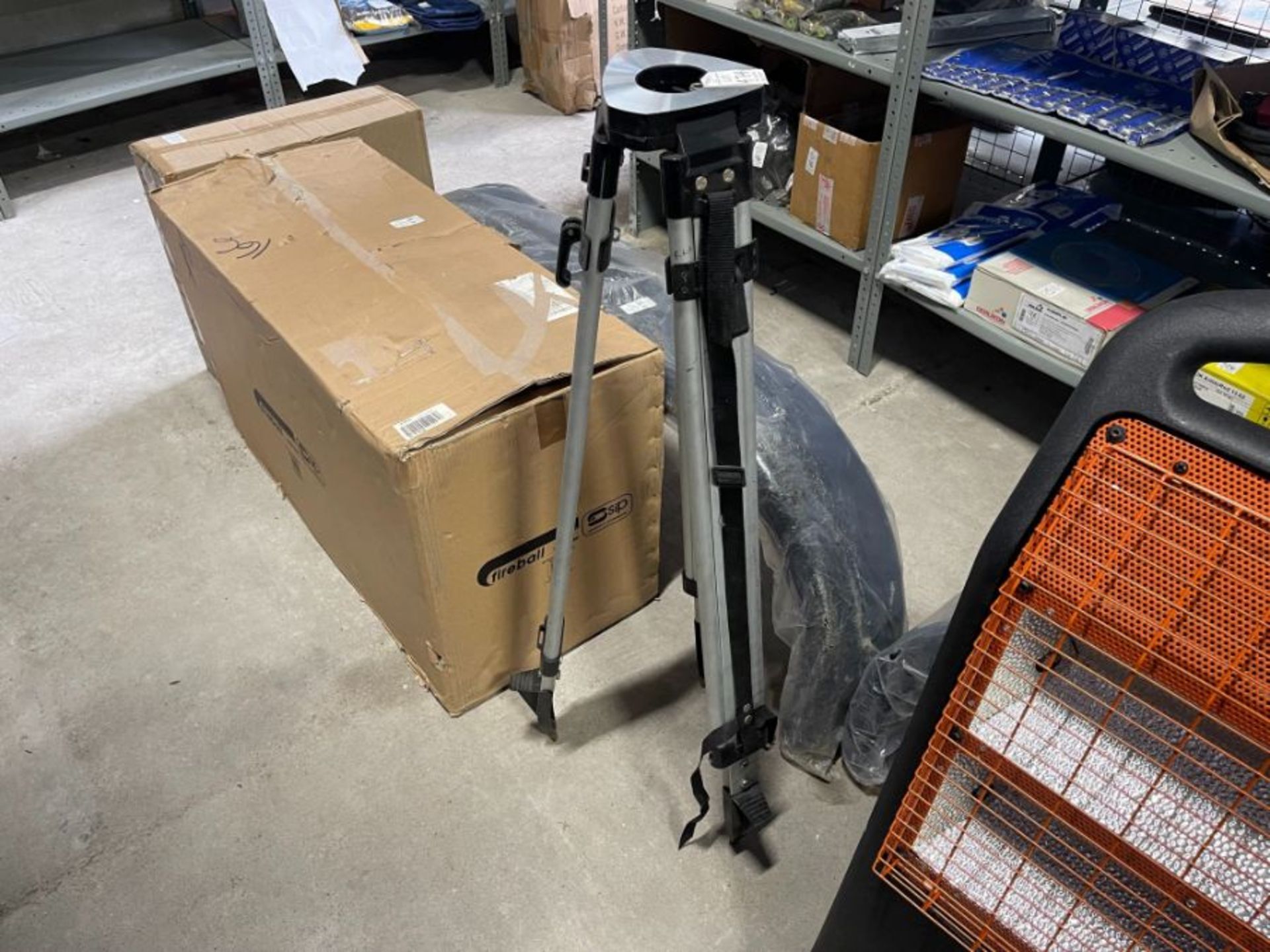 METLAND LASER LEVEL TRIPOD