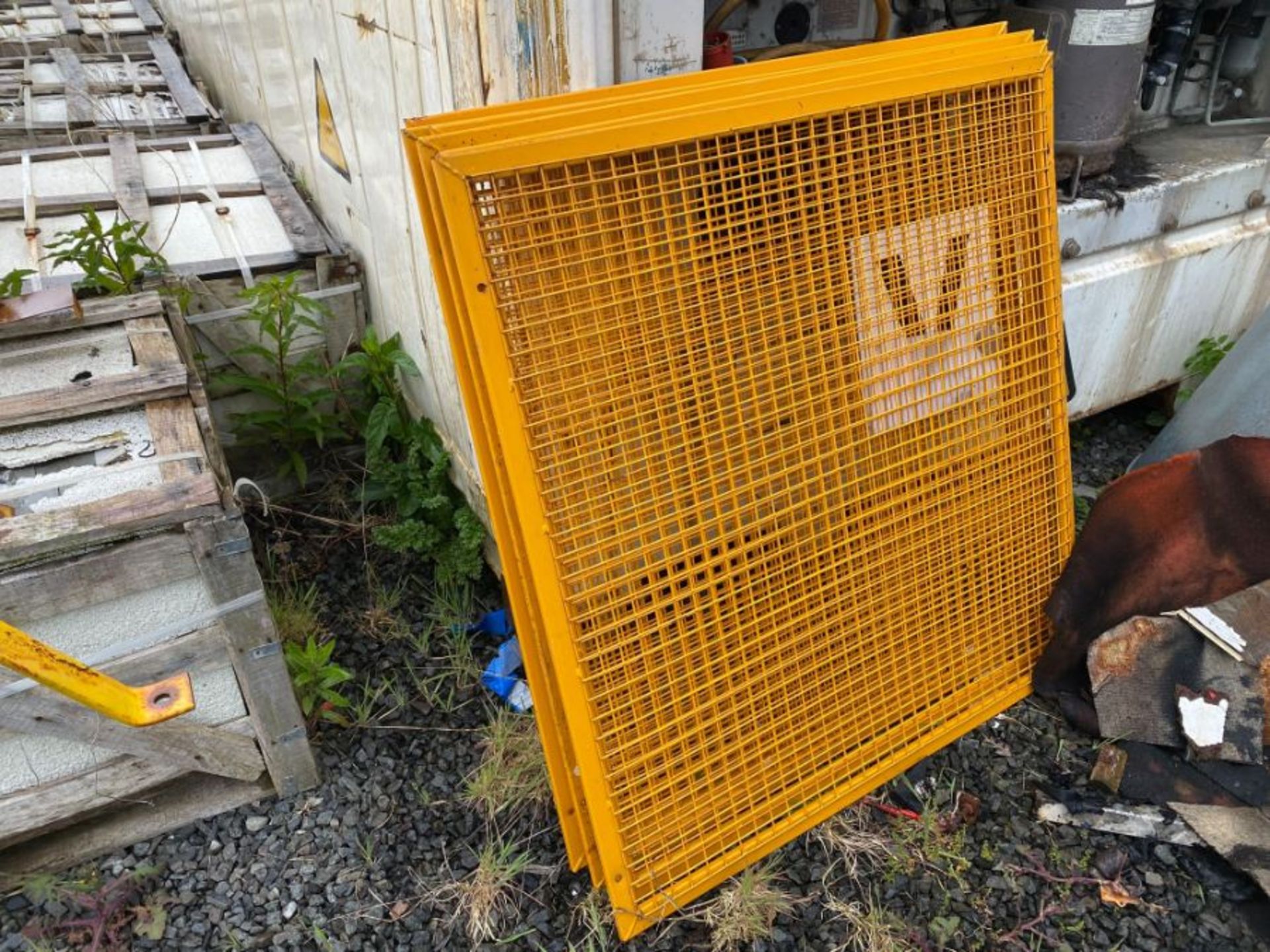 6X YELLOW STEEL MESH PANELS (41.5" X 43")