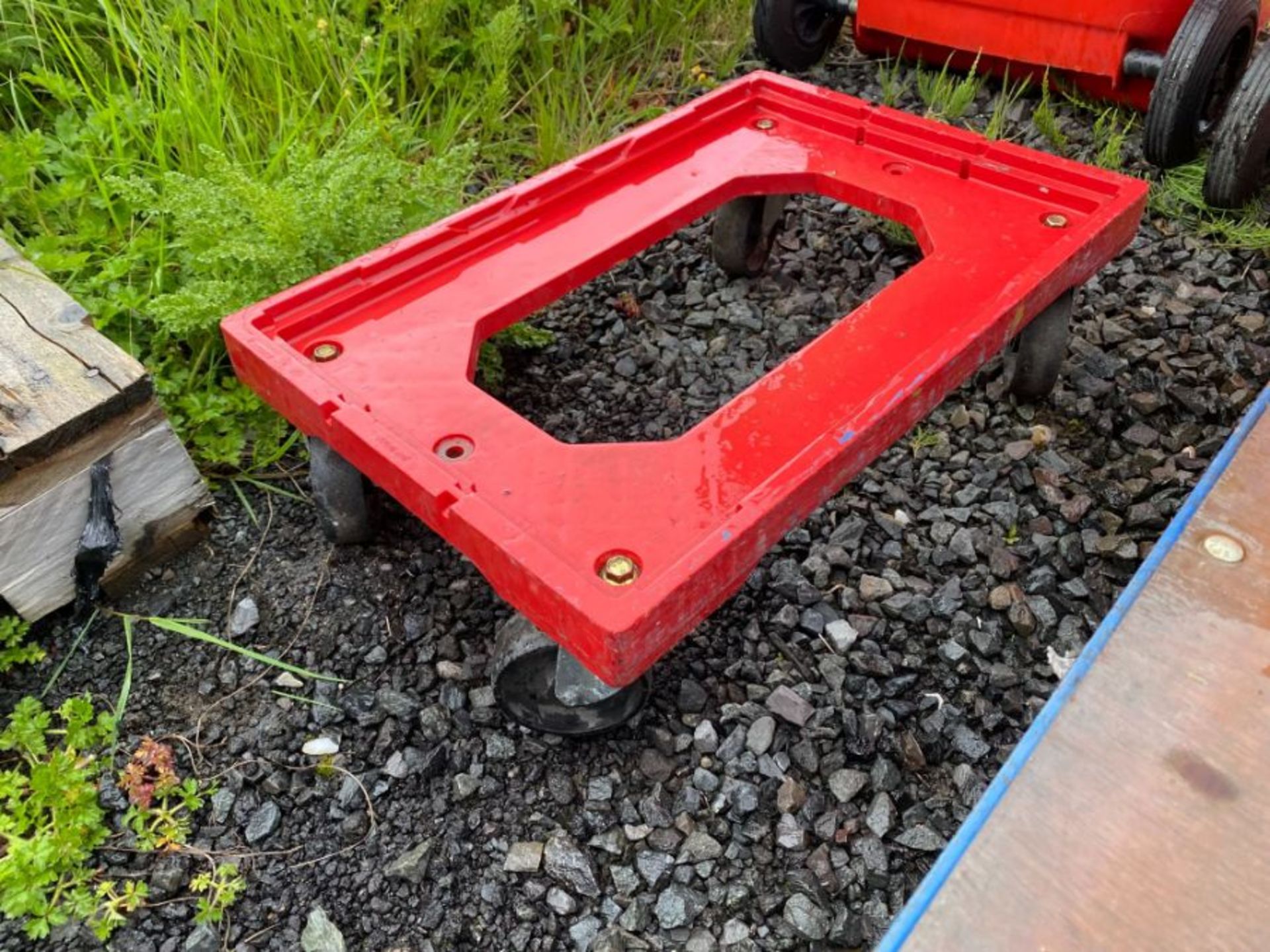 RED 4-WHEELED CRATE TROLLEY - Image 2 of 2