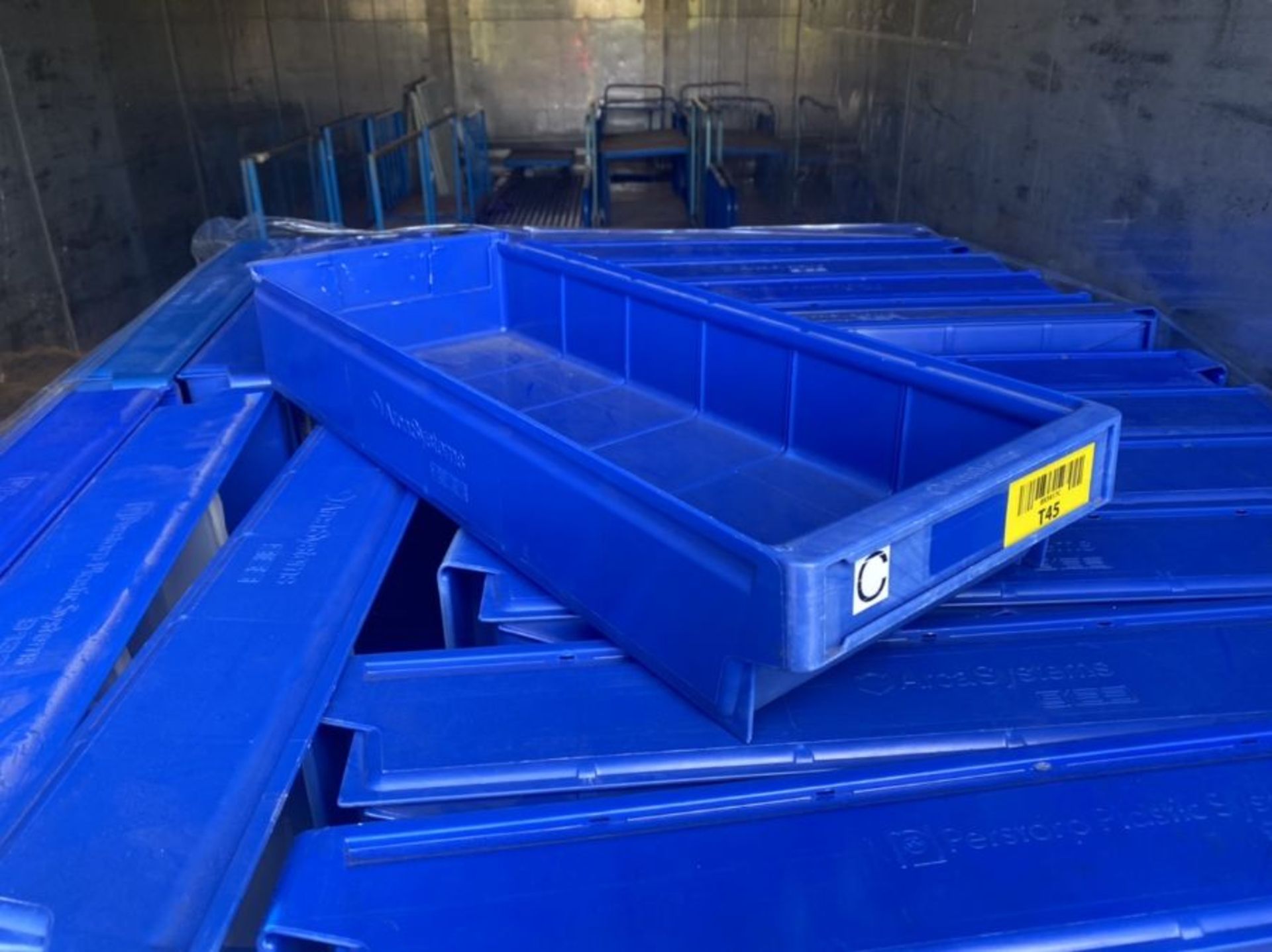 10X BLUE PLASTIC TUBS/TRAYS