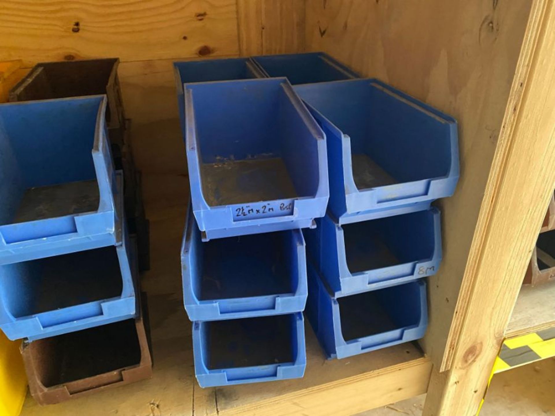 12X BLUE BARTON STACKABLE STORAGE TUBS