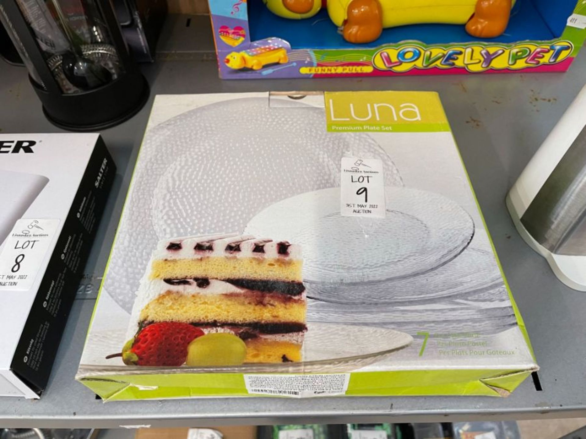 LUNA GLASS DISPLAY PLATES SET