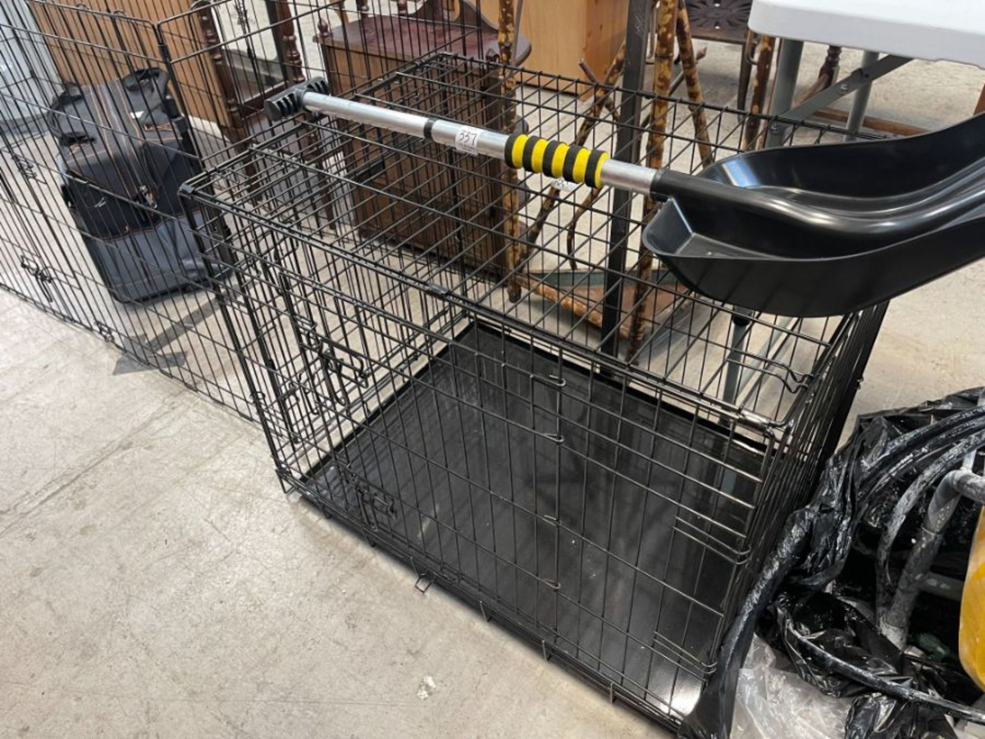 BLACK COLLAPSIBLE PET CAGE (MEDIUM)