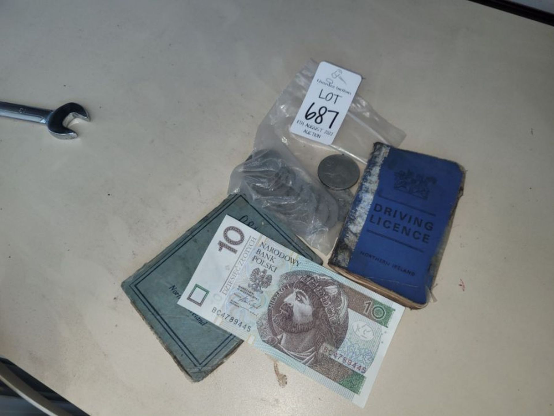 2 OLD DRIVING LICENSES AND OLD COINS