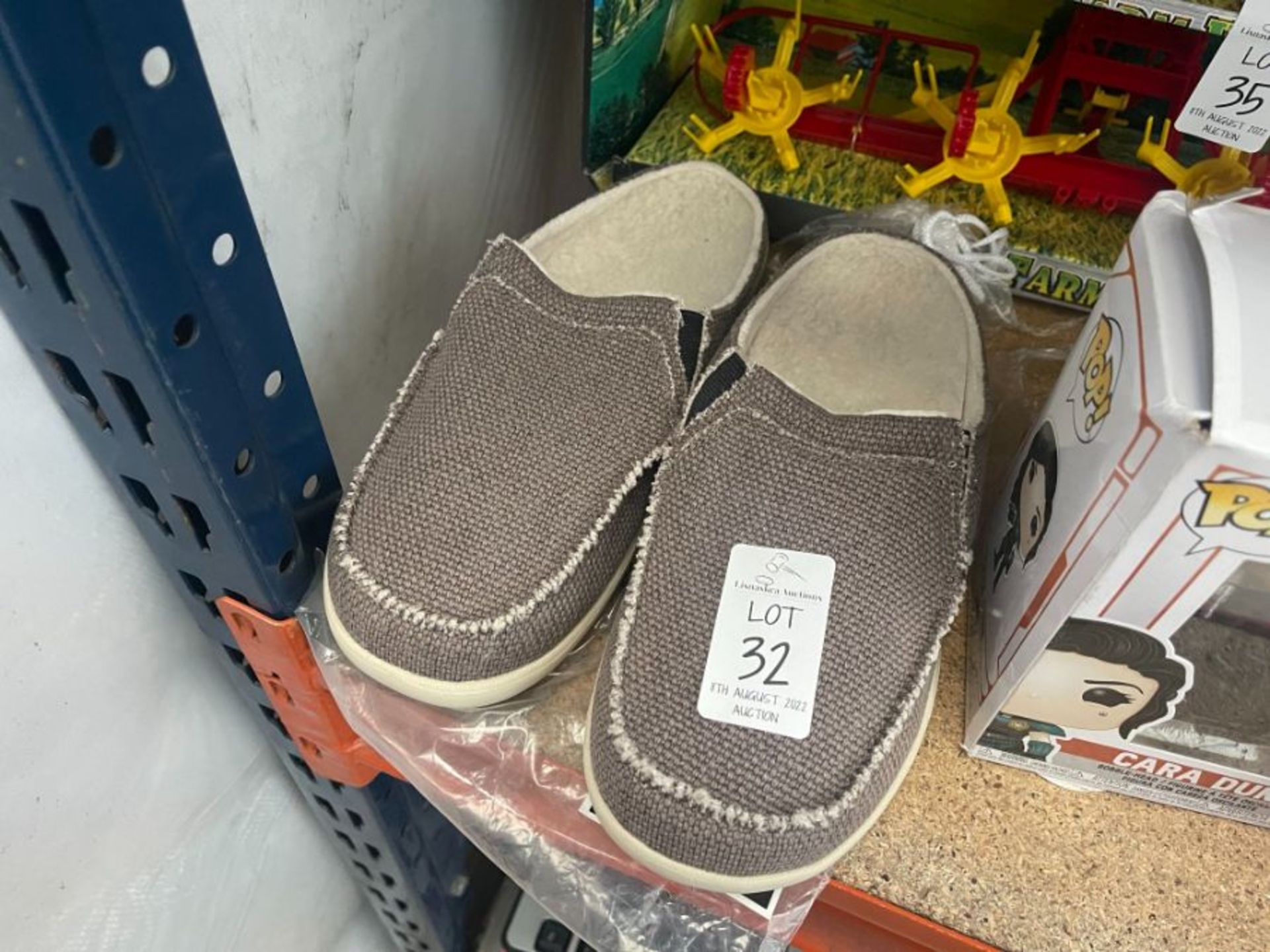 PAIR OF SLIP-ON SHOES (SIZE 6) (NEW)