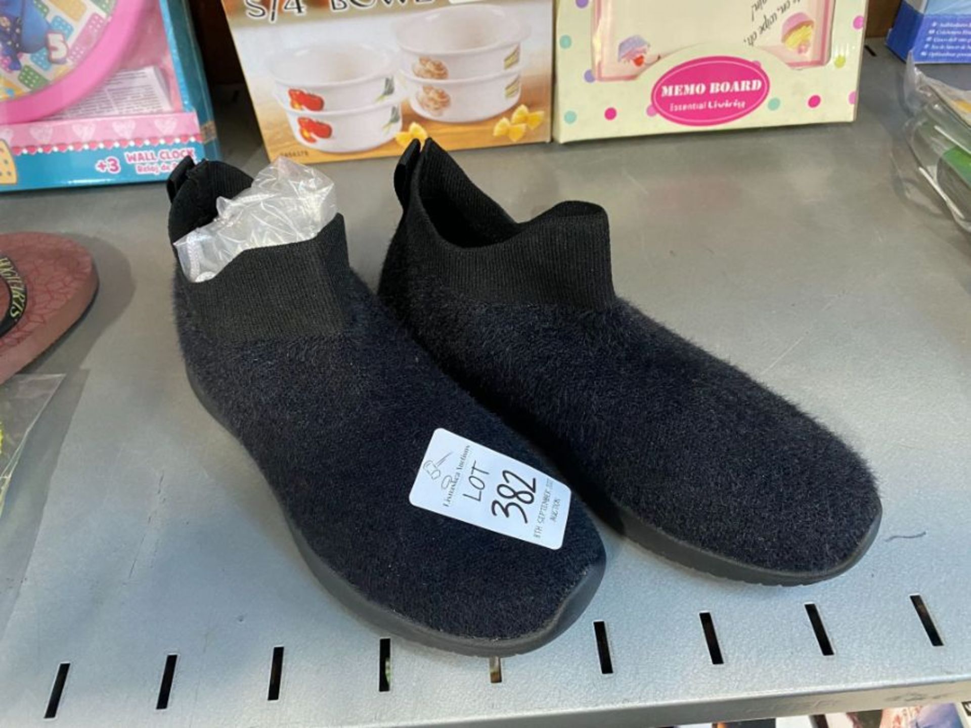PAIR OF MAIITRIP SLIP-ON SHOES (SIZE 36) (NEW)